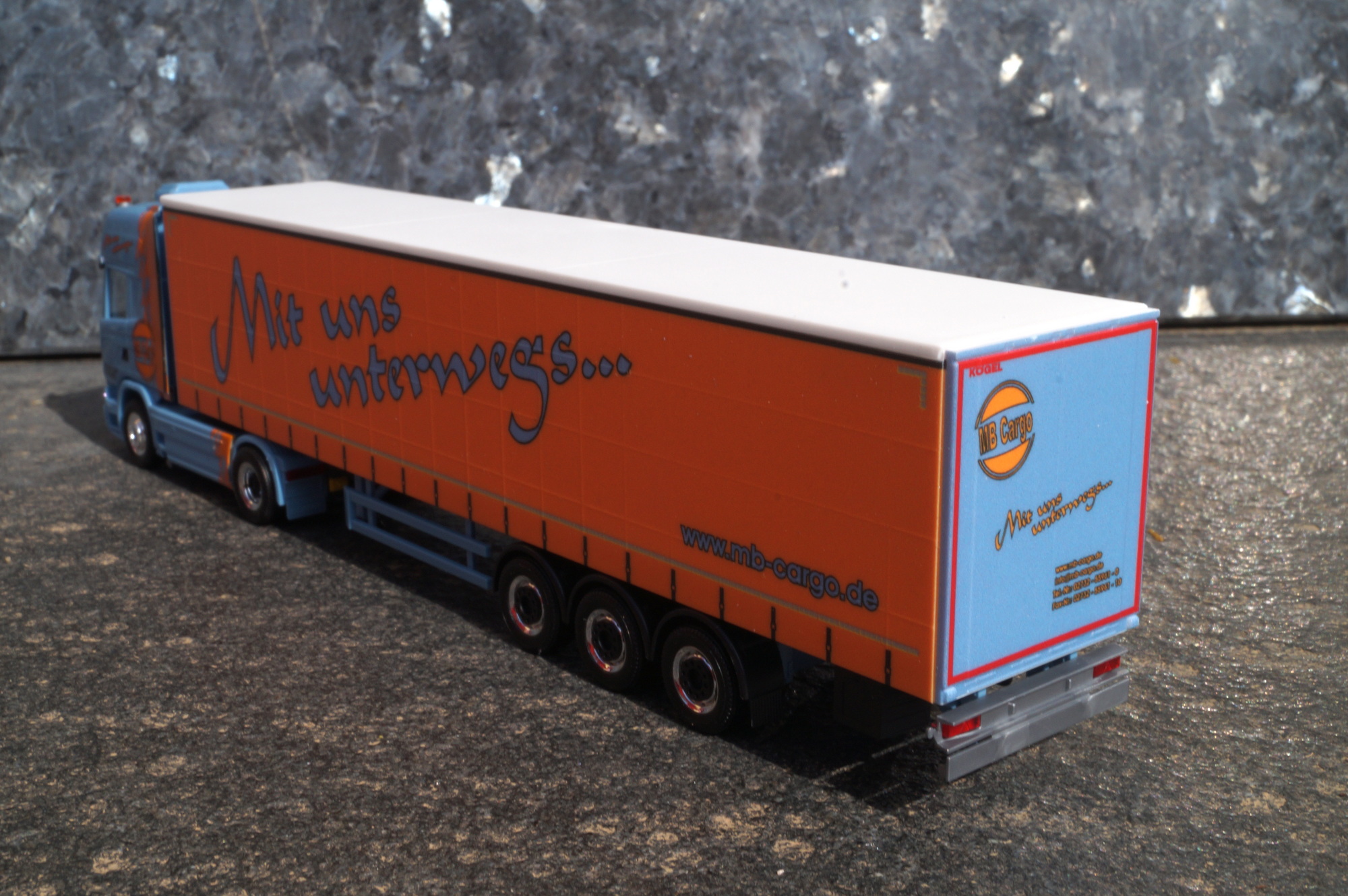 314800 - Herpa  - Scania R´13 Topline Gardinenplanen-Sattelzug - MB Cargo