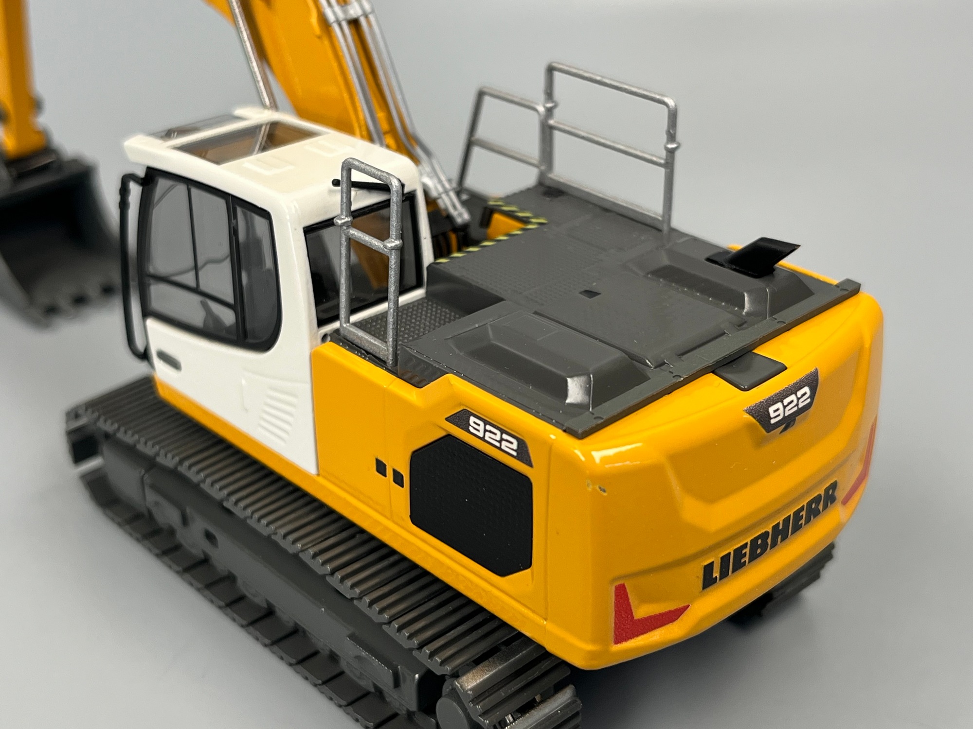 2214 - Conrad -Liebherr R 922 V Hydraulikbagger  mit GPS Leiste