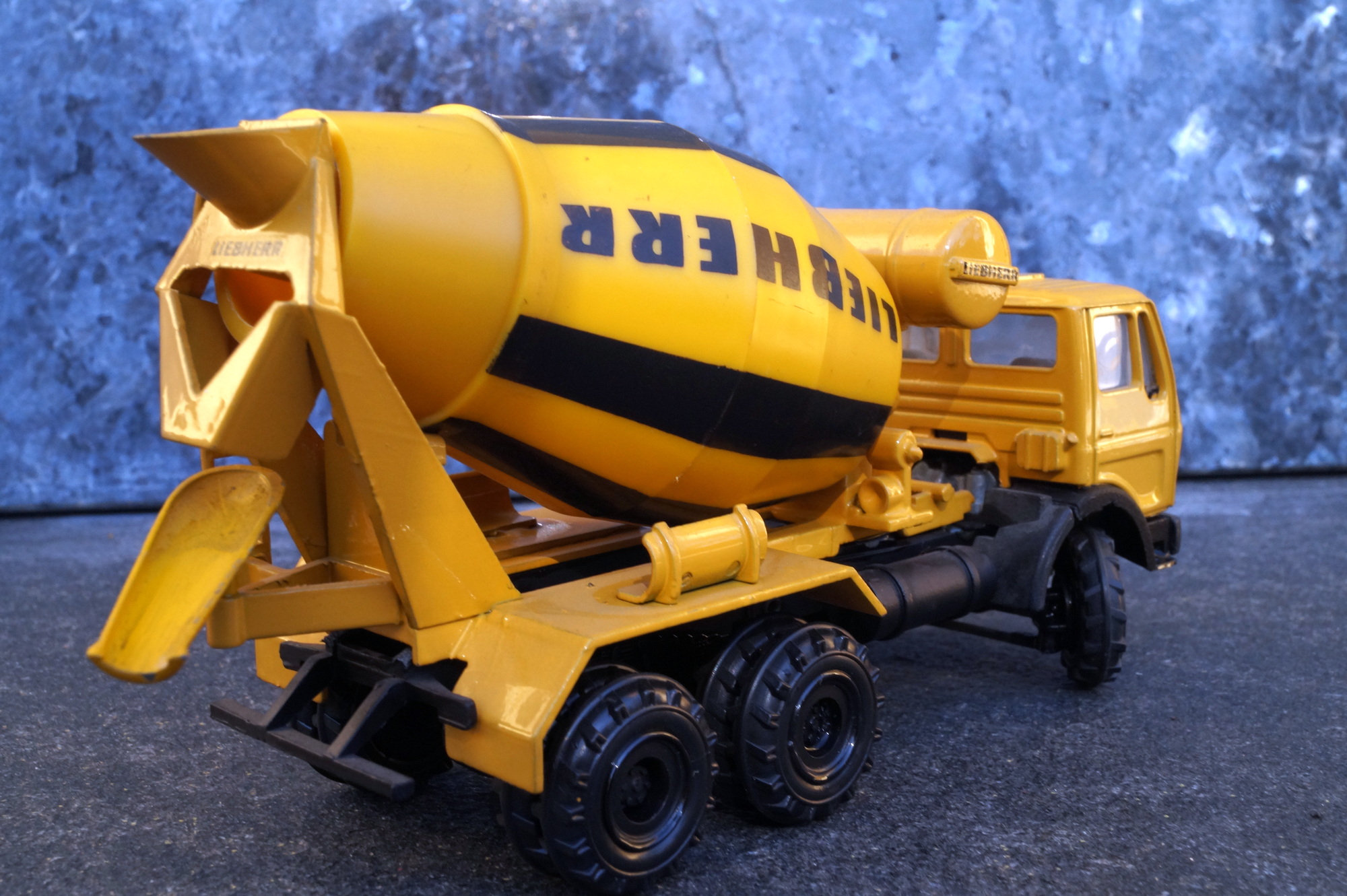 Mercedes Benz 3achs Betonmischer "Liebherr"