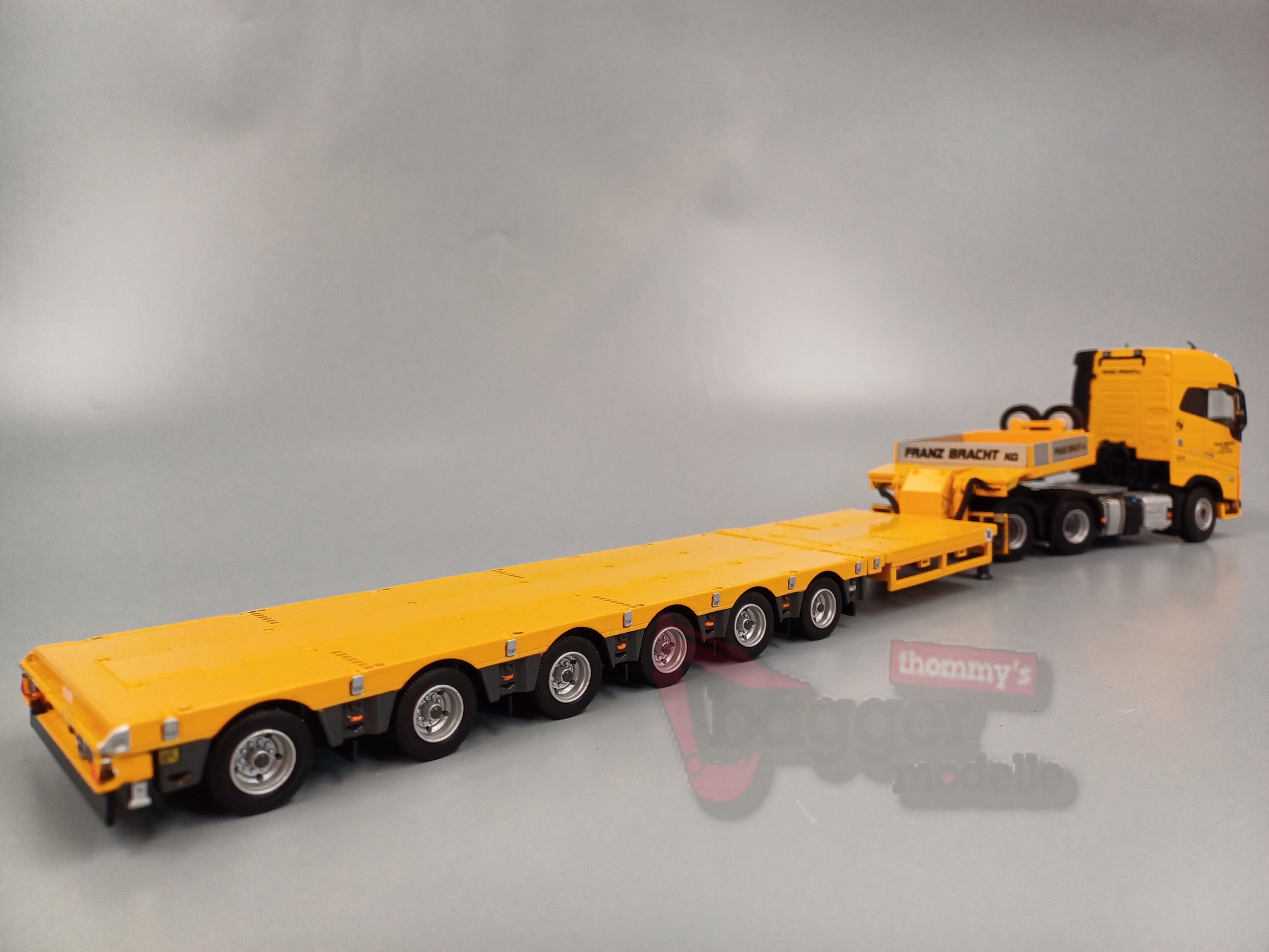 01-4550 - WSI - Volvo FH5 GLZugmaschine mit   6achs Tieflader  "Franz Bracht"