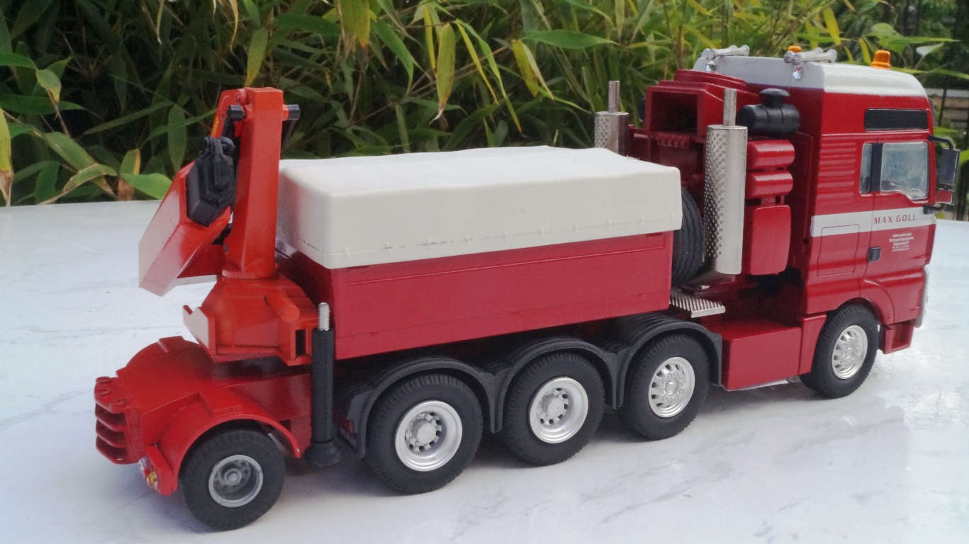 MAN TGX XXL 5achs Schwerlastzugmaschine mit  Palfinger Kranaufbau  Nachlaufachse "Max Goll"