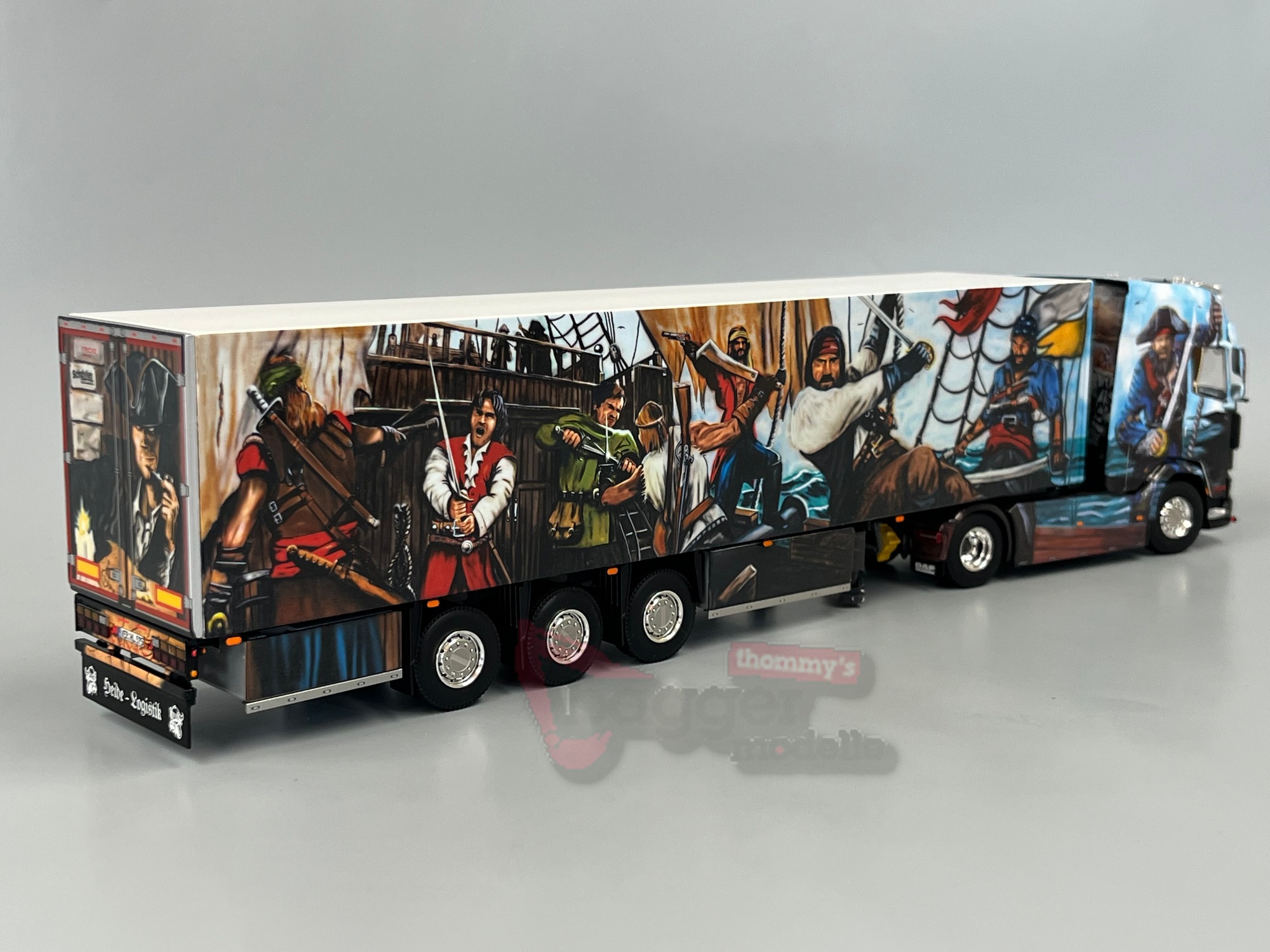 01-4840 - WSI - DAF XG+ 4x2 mit Kühlkofferauflieger - Heide Logistik / Piraten -
