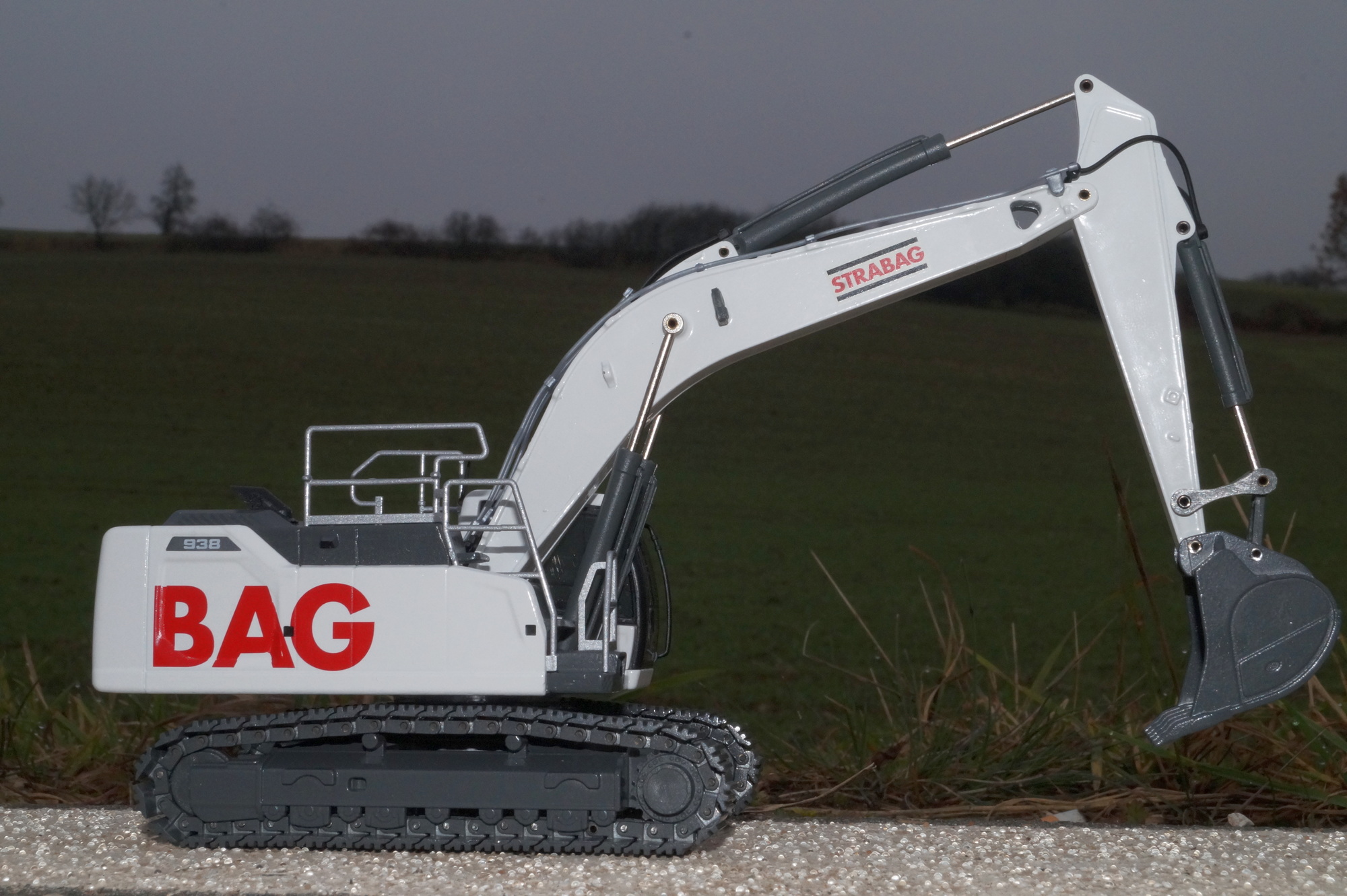 2215-15 -Thommys - Liebherr R 938 Hydraulikbagger "Strabag"