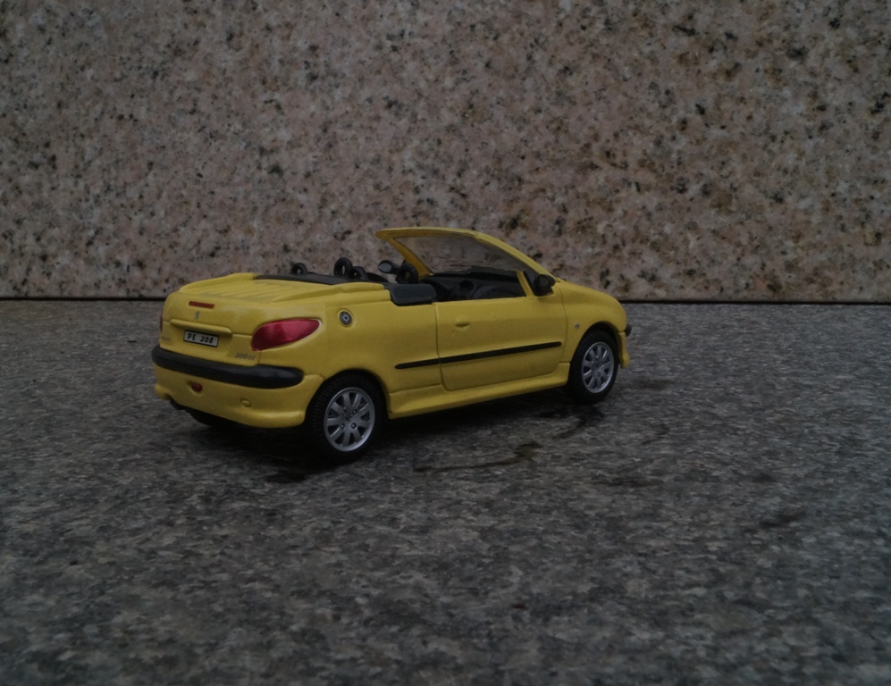 Peugeot  Caprio  206