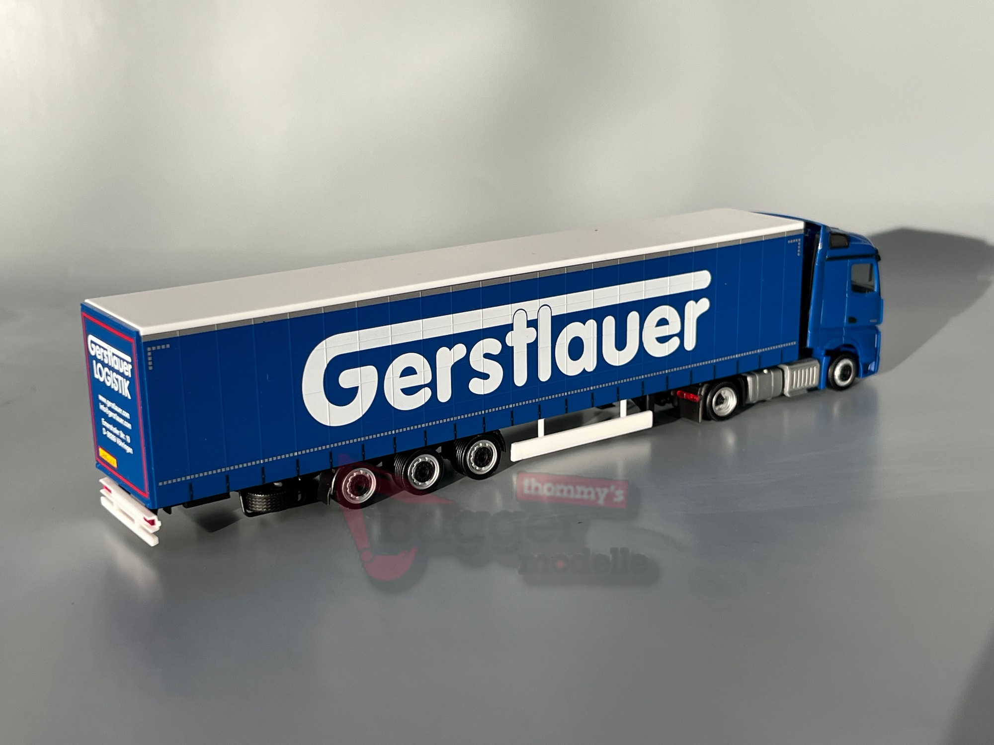 962544 - Herpa - Mercedes-Benz Actros `18 StreamSpace Lowliner-Sattelzug 15m "Gerstlauer"
