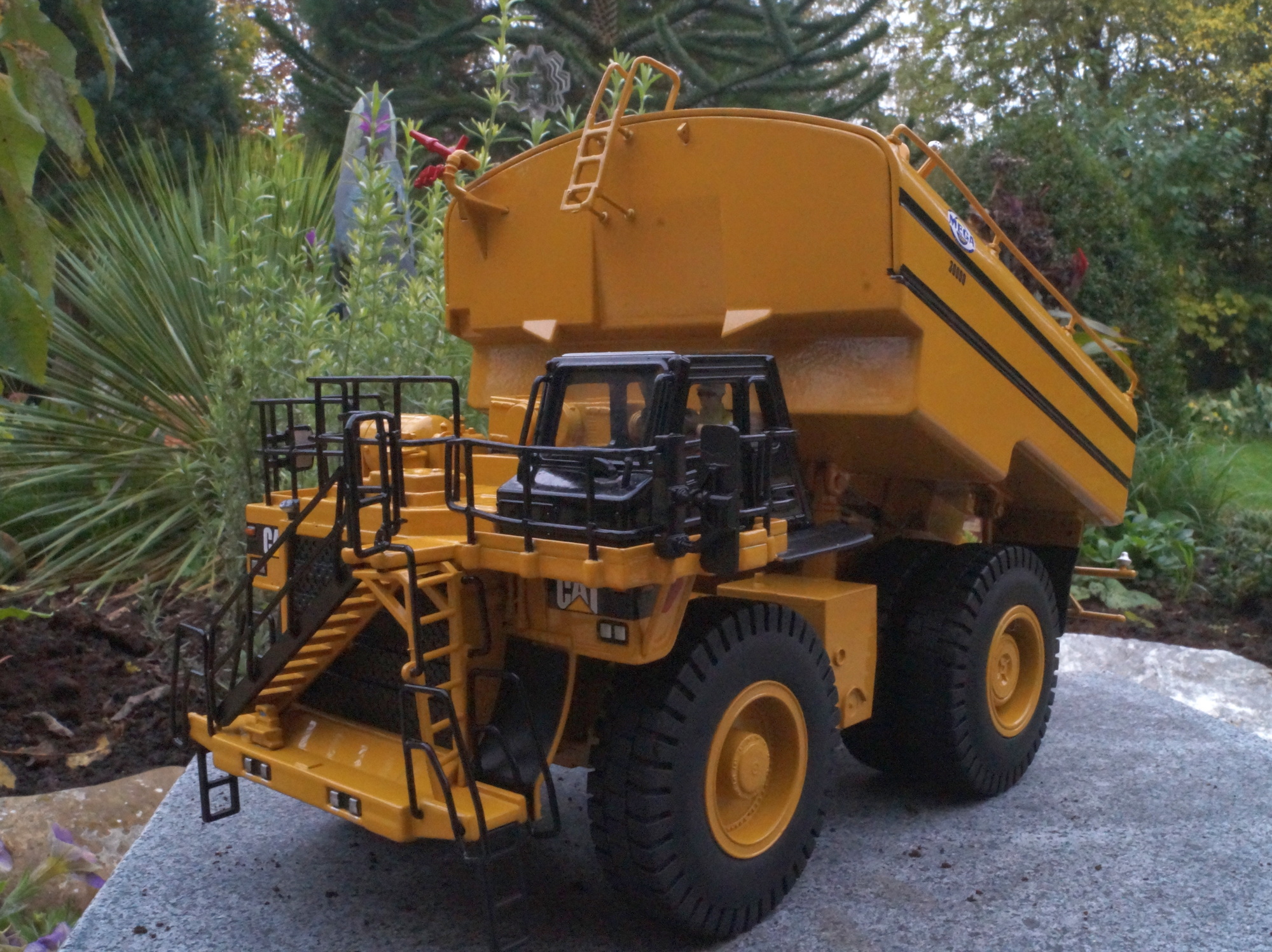 85276C - DCM - CAT Mega  MWT 30 Wassertanker