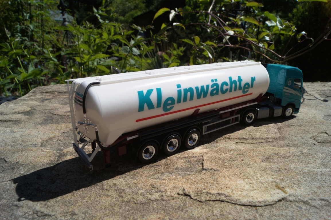 307086 - Herpa - Volvo FH Gl. Silo-Sattelzug "Kleinwächter"