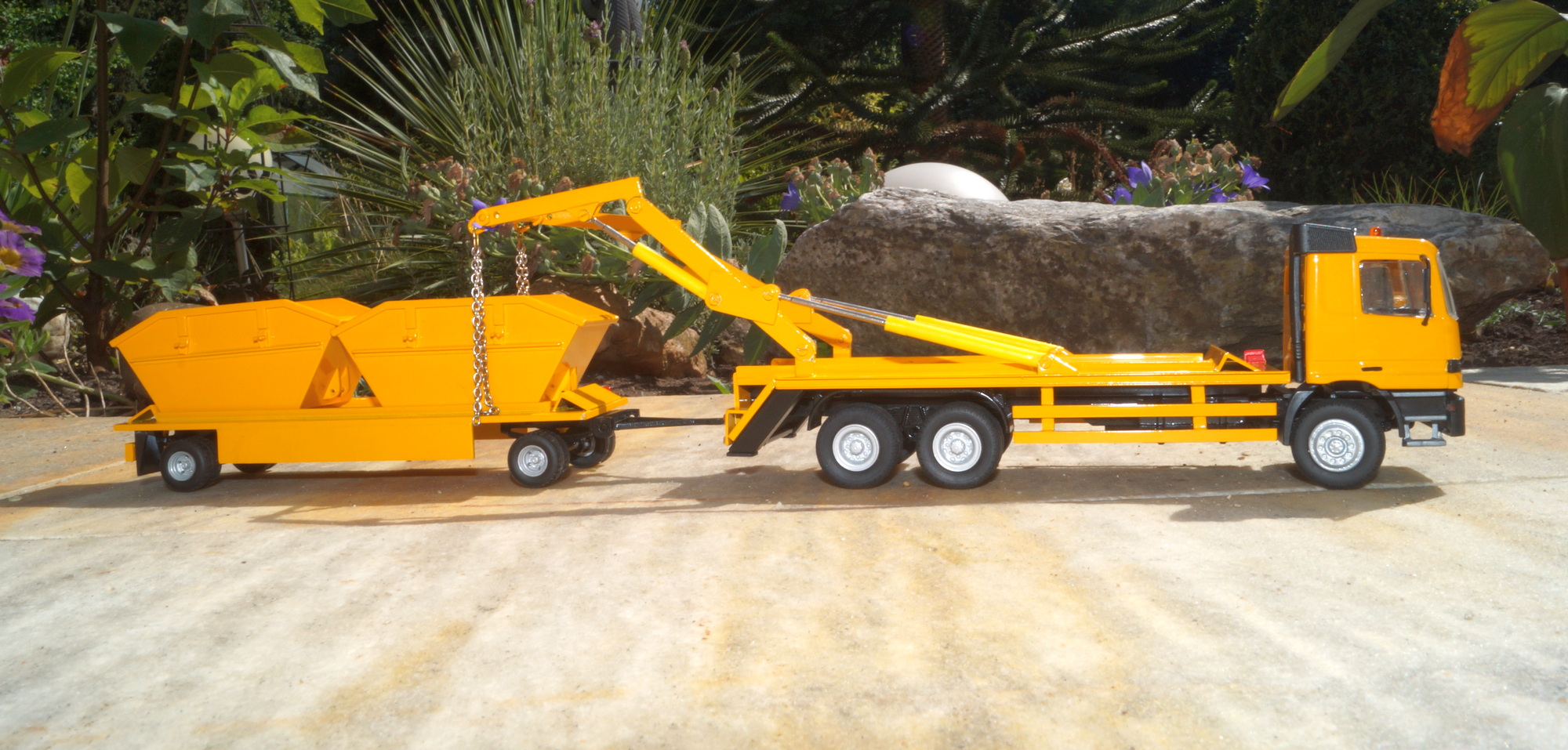 Mercedes Benz Actros Absetzkipper mit Anhänger