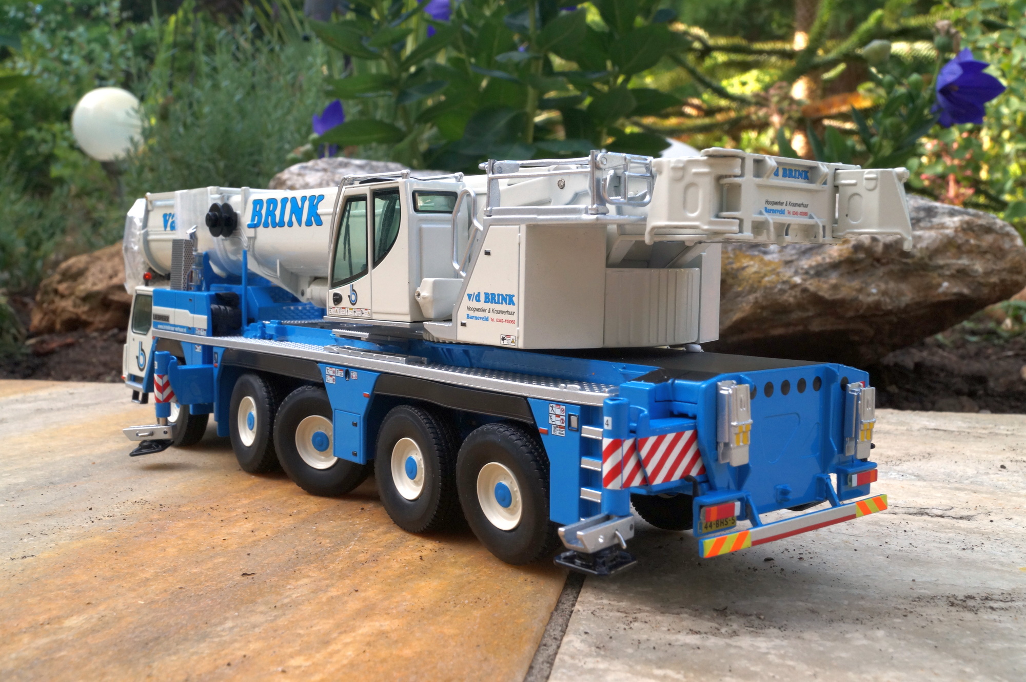 959-21 - NZG - Liebherr LTM 1250 5.1 Mobilkran " Van den Brink"