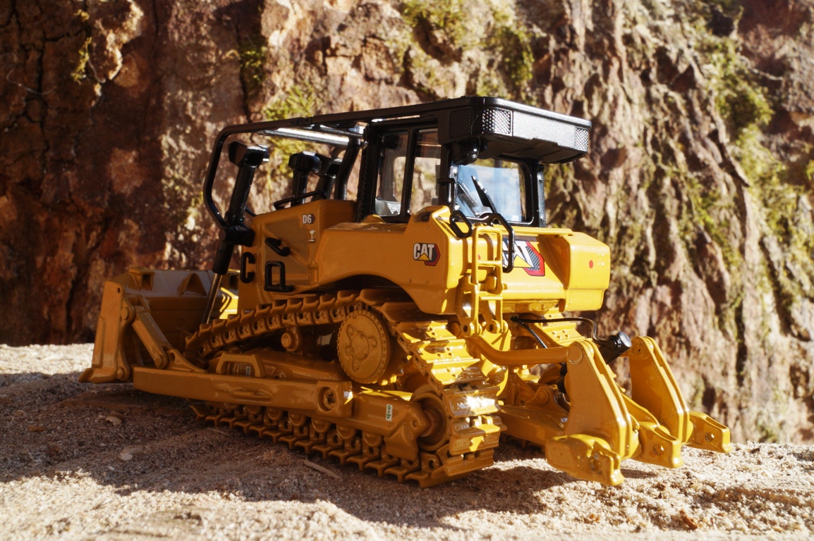 85553 -DCM -CAT D6 XW SU Raupe und Aufreißer