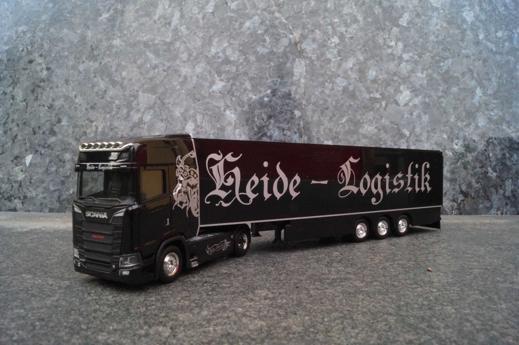 316897 -Herpa -  Scania CS 20 HD Kühlkoffer-Sattelzug "Heide Logistik"