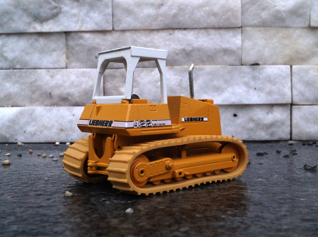 Liebherr PR 422 Raupe ohne Kabine