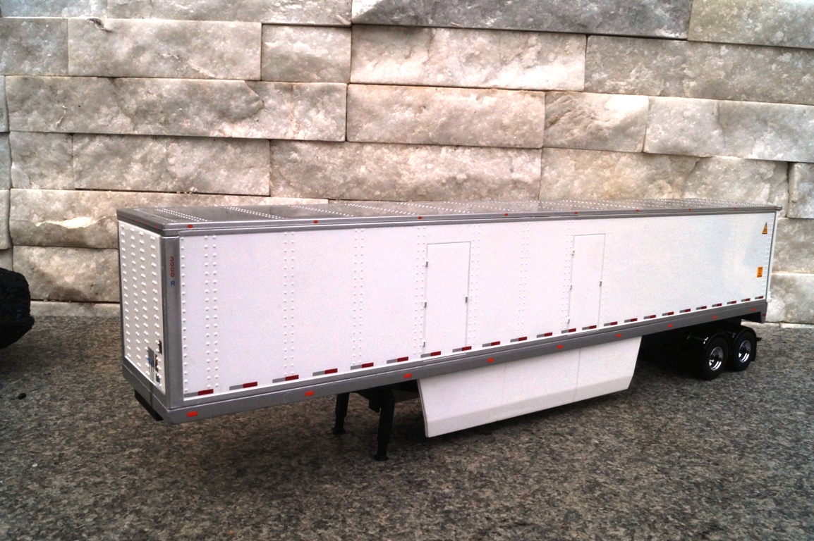 91021- DCM - Zubehör Kofferauflieger  2achs weiß