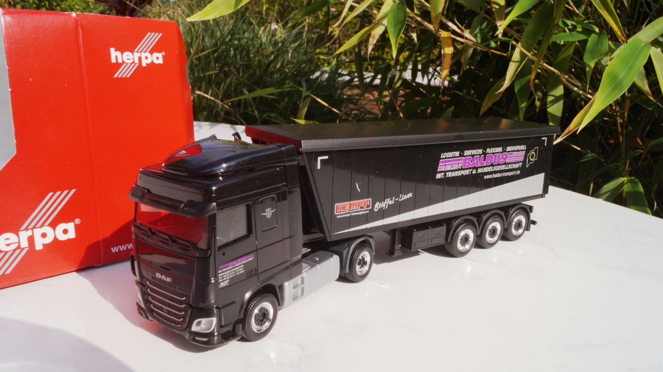 305815 - Herpa - DAF XF Euro 6 SC Stöffelliner-Sattelzug "Baldus"