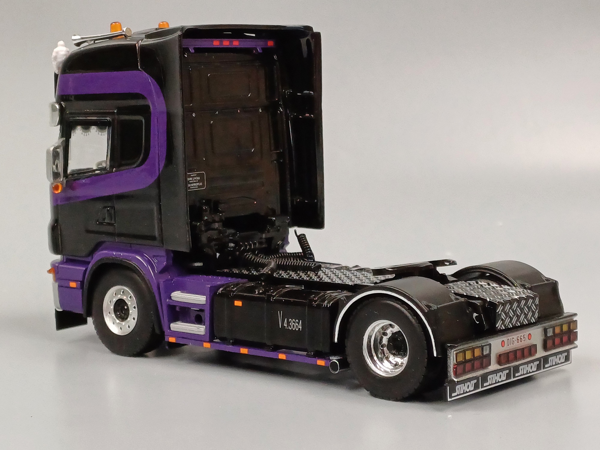 01-4597 -WSI - Scania  4 Serie Topline  2achs Zugmaschine " Dirk Luyckx -B- 