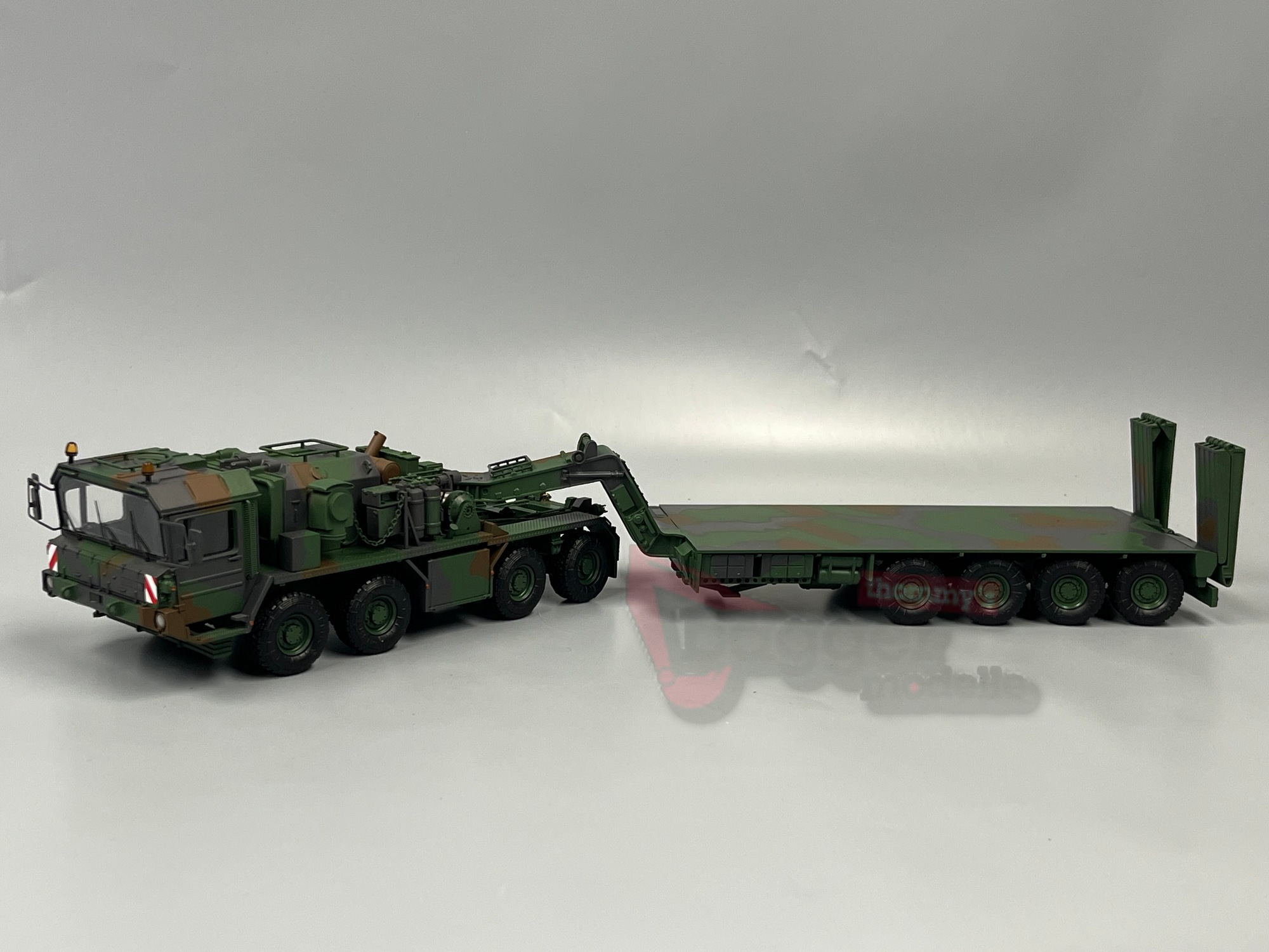 52-01 - KRANLAB - FAUN SLT-50 -2 mit 4achs Kässbohrer Tieflader - ELEFANT - Camouflage