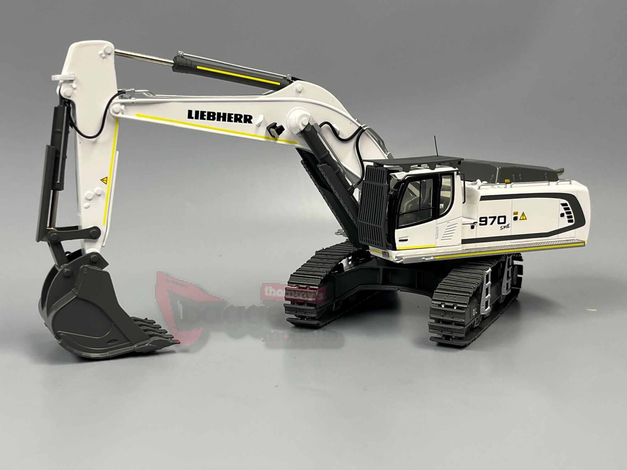 64-2016 - WSI - Liebherr R 970SME Hydraulikbagger - weiß - mit gelben Streifen