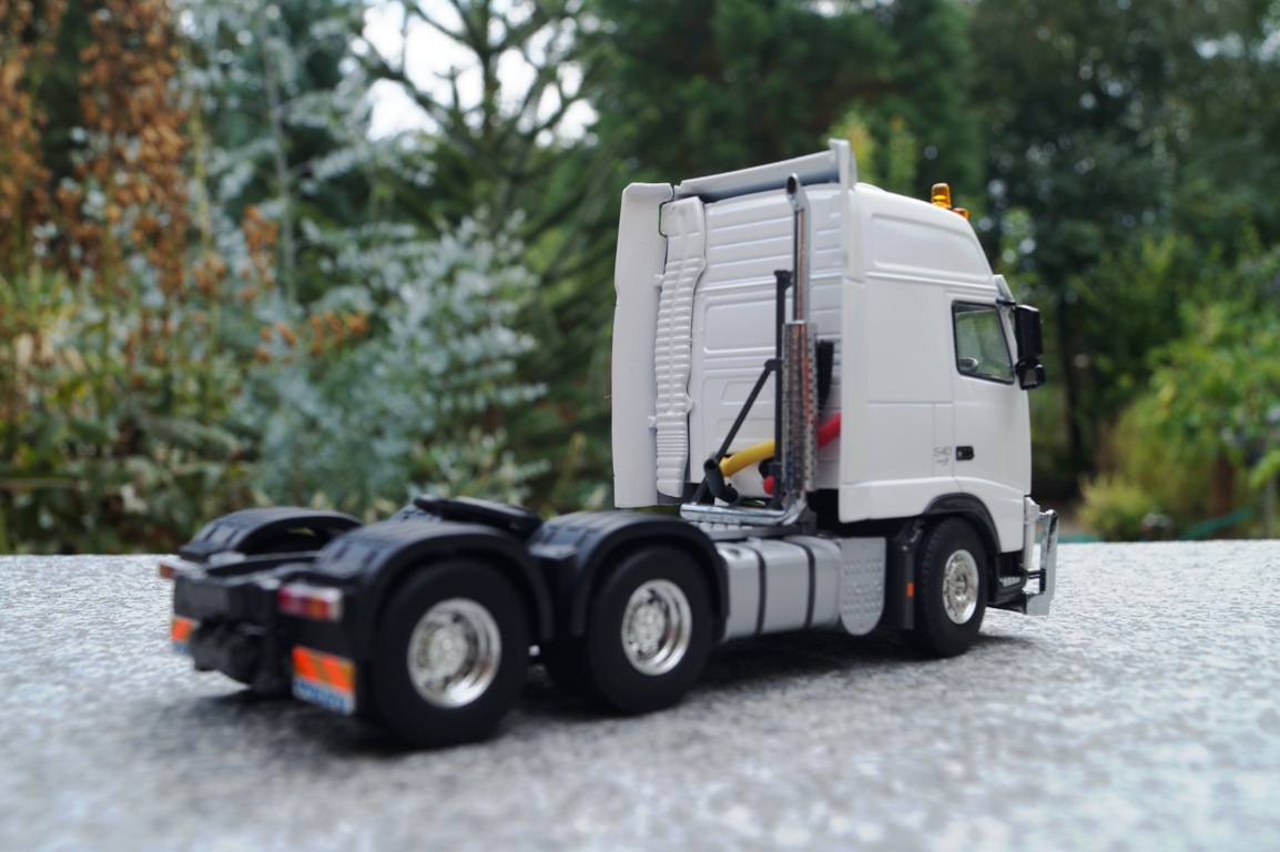 01432 - Drake VOLVO FH 3 GL XXL 3achs Zugmaschine "weiß"