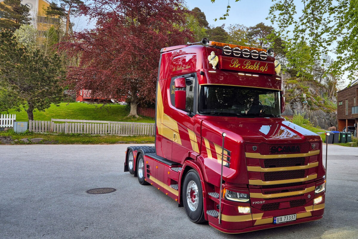 01-5305 - WSI - Scania Vlastuin 6x2 mit Schubbodenauflieger - BR. BAKK A/S - NOR