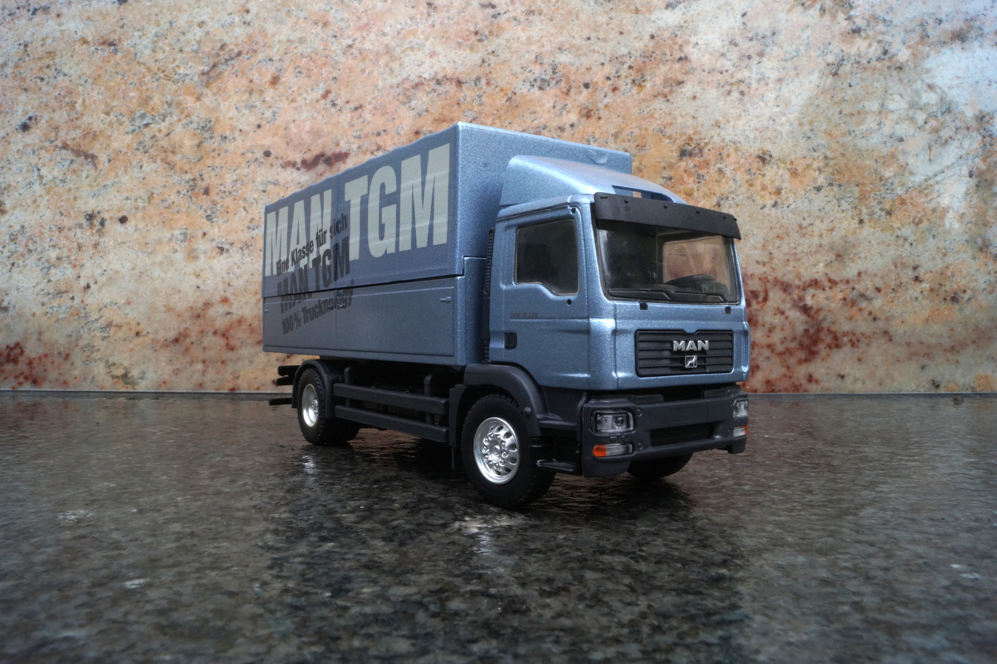 MAN TGM 2achs Pritschen LKW mit Plane "Eine Klasse für sich"