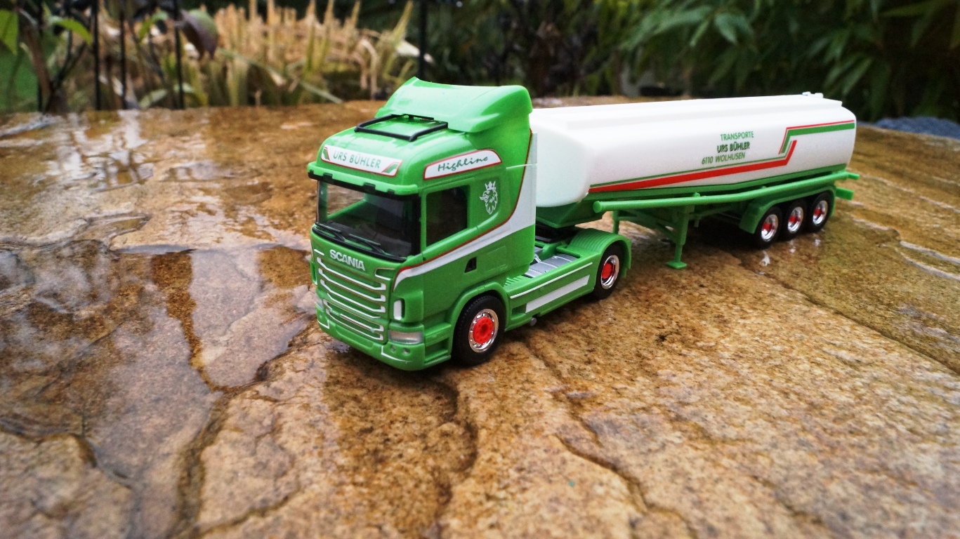 926003 - Herpa -Scania R 09 nHL Benzintank Sattelzug "Urs Bühler" CH