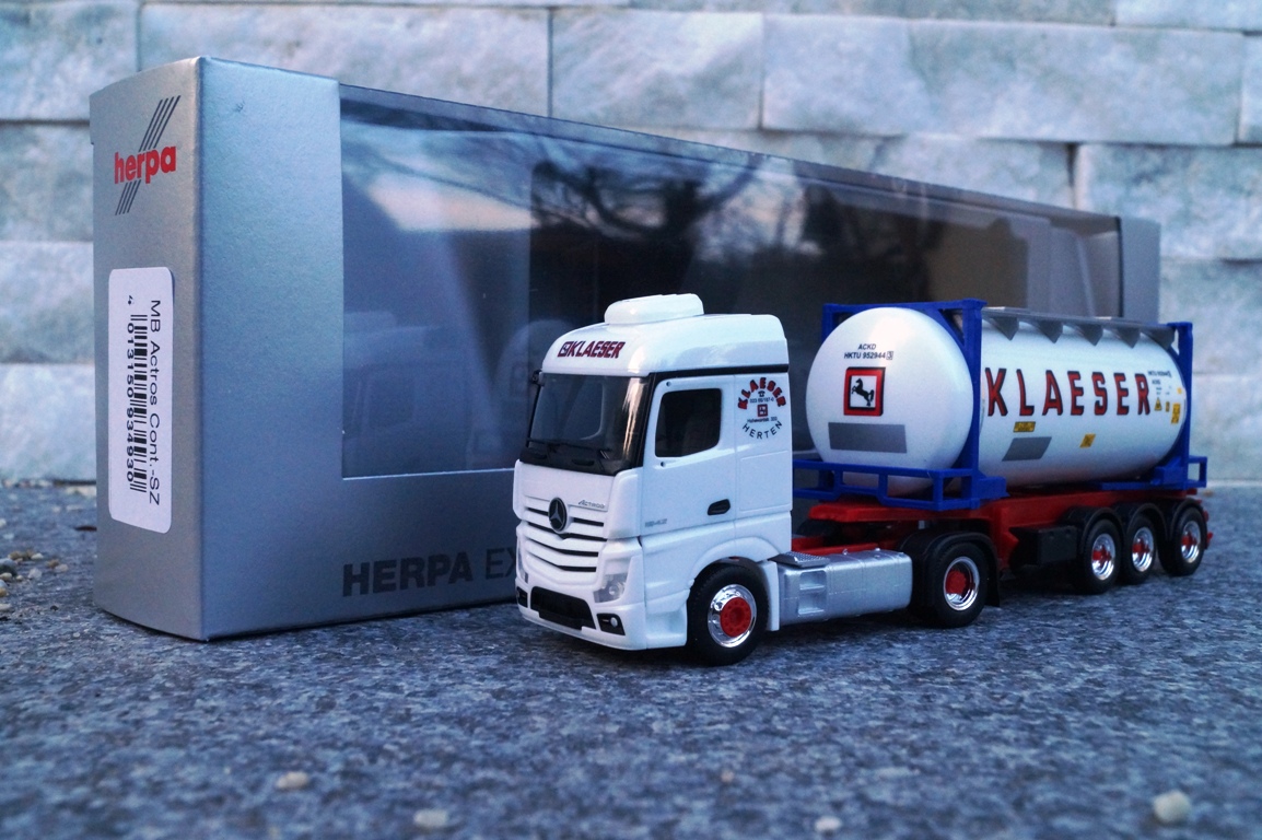 934930 - Herpa - Mercedes Benz Actros Streamspace Swapcontainer Sattelzug "Klaeser _Herten"