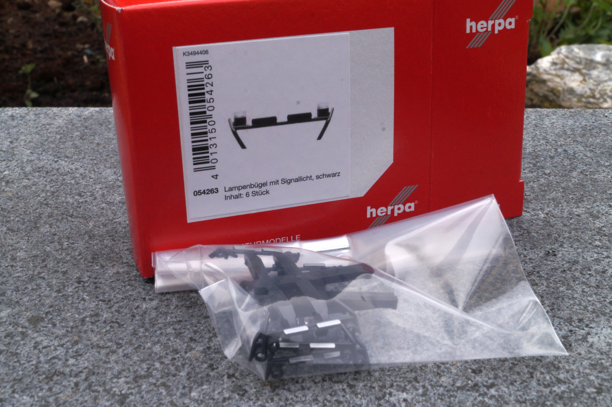 054263 -Herpa - Zubehör Lampenbügel schwarz mit Signallichtern / black (6 Stück)