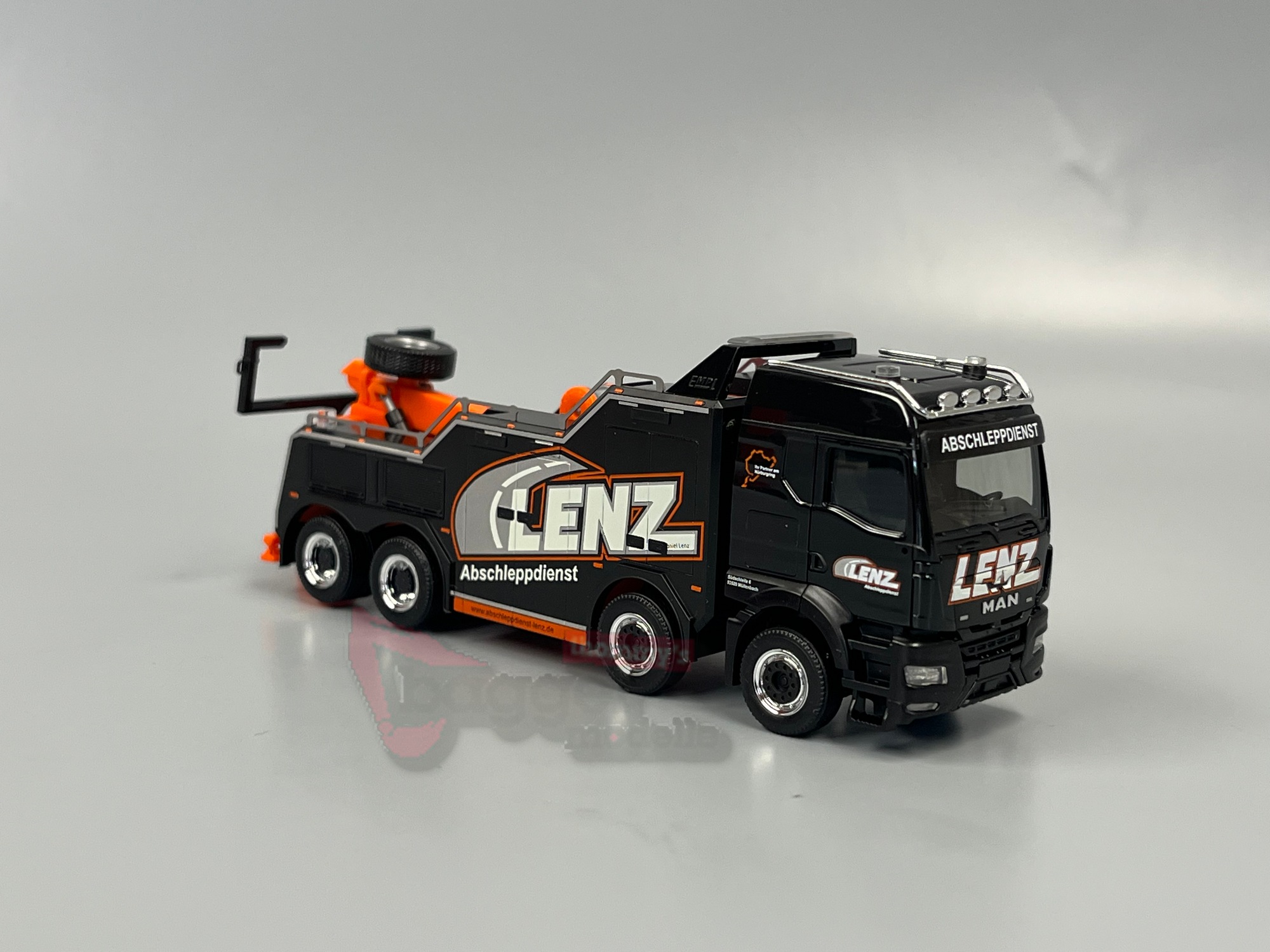 320634 - Herpa- MAN TGS TM Empl Bison Bergefahrzeug "Lenz"