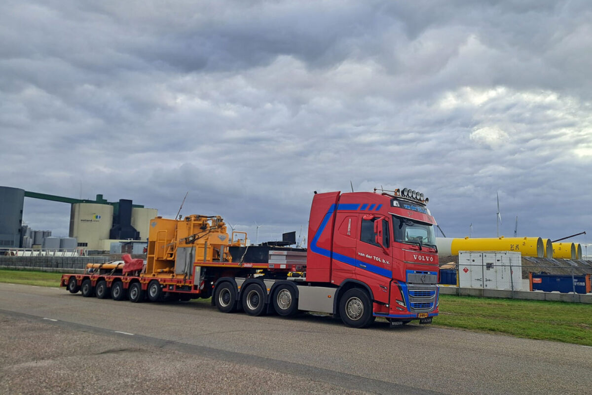 01-5304 -WSI - Volvo FH5 GL 4achs mit Manoovr Tieflader 6achs "Van der Tol"