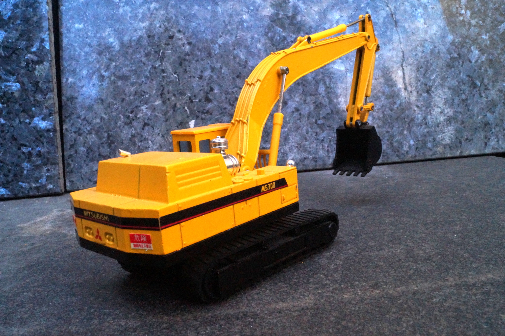 Mitsubishi MS 300 Kettenbagger