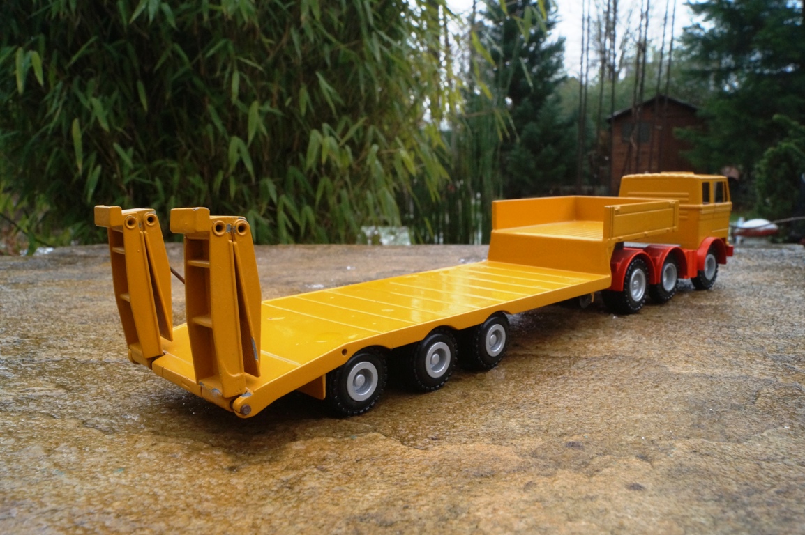 Mercedes Benz 3achs mit 3achs Tieflader "Liebherr Farbe" Rarität