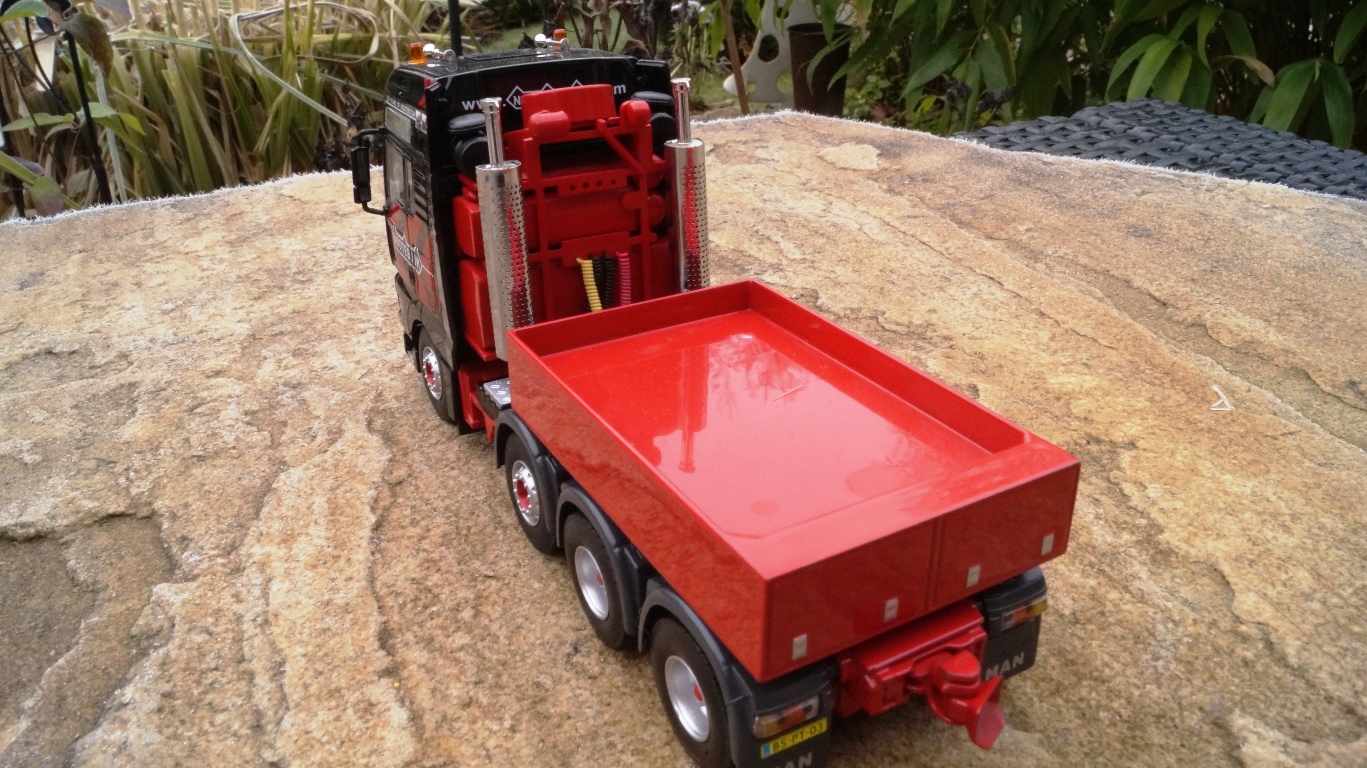 MAN 4 achs Schwerlastzugmaschine  mit Ladebrücke  " 125 Jahre Nootebopom"