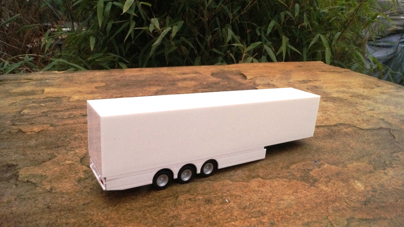 076685 - Herpa - Zubehör Schmitz Koffer-Auflieger mit Verkleidung