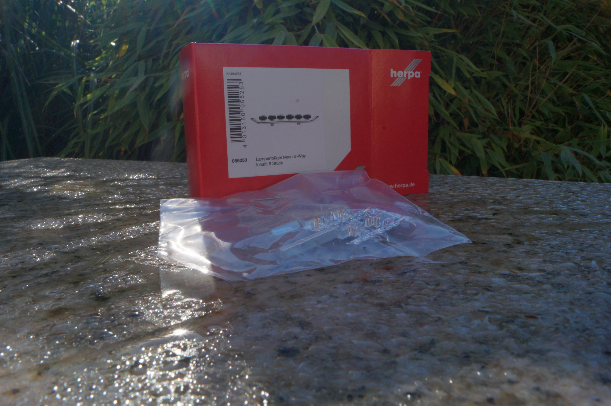 055253 -Herpa - Zubehör Lampenbügel Iveco S-Way 8 Stück