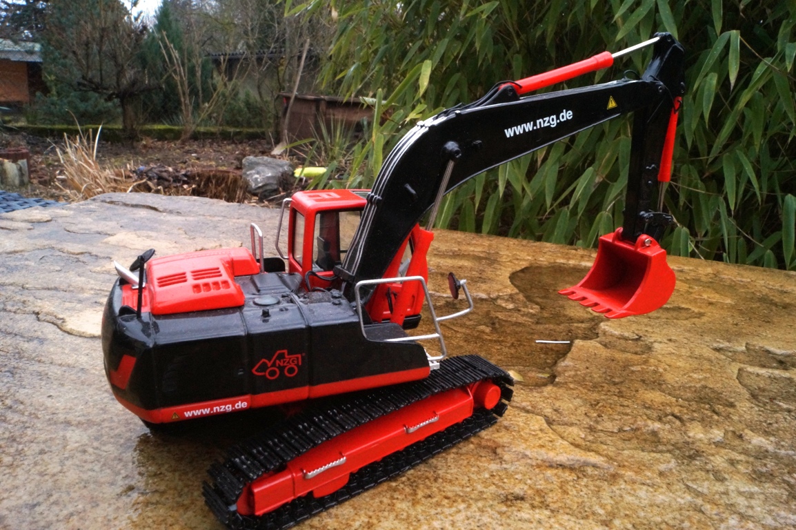 Liebherr R 916 Kettenbagger " Spielwarenmesse 2014