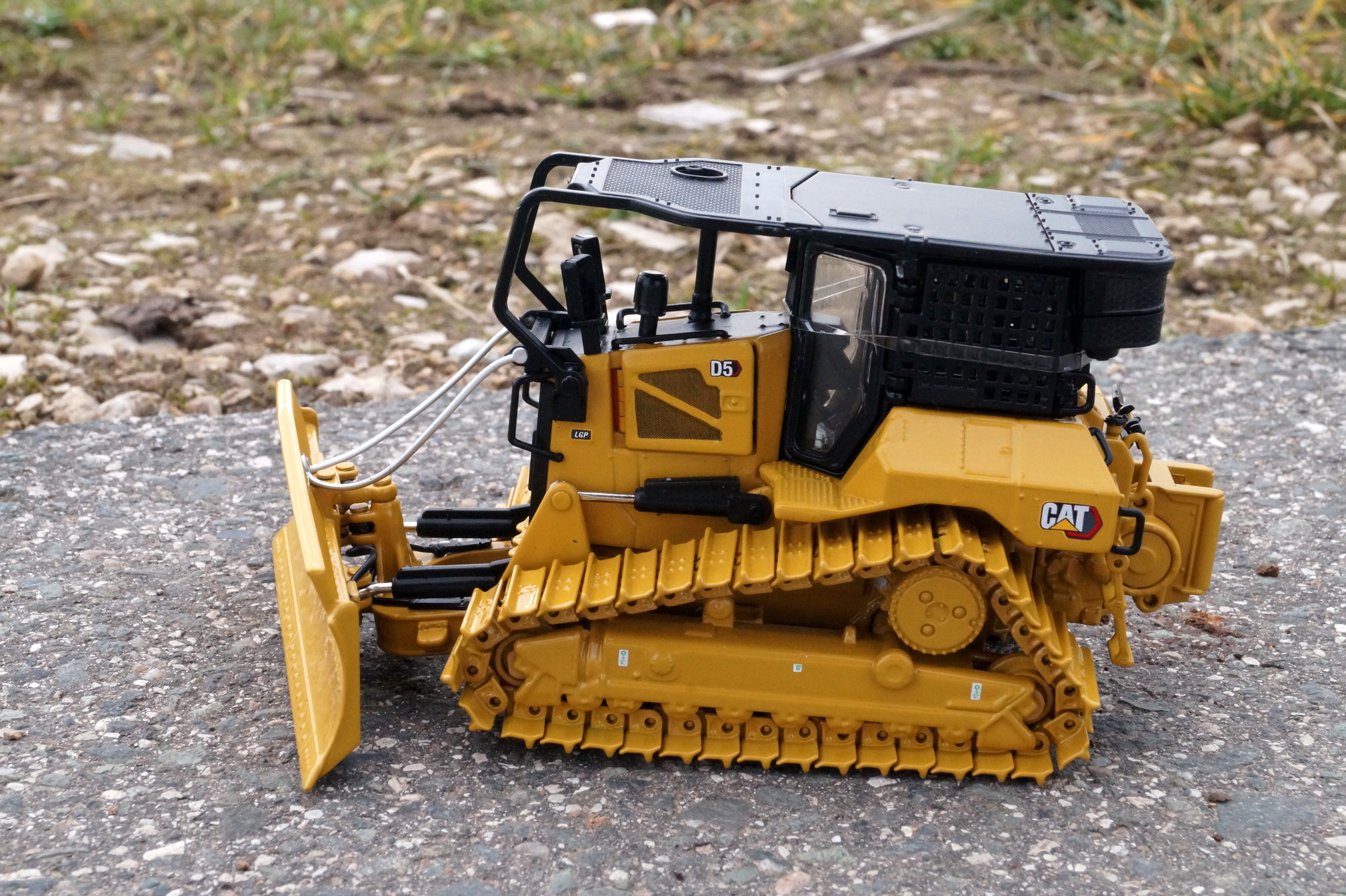 85952 - DCM -Cat D5 LGP Raupe – Feuerbekämpfung