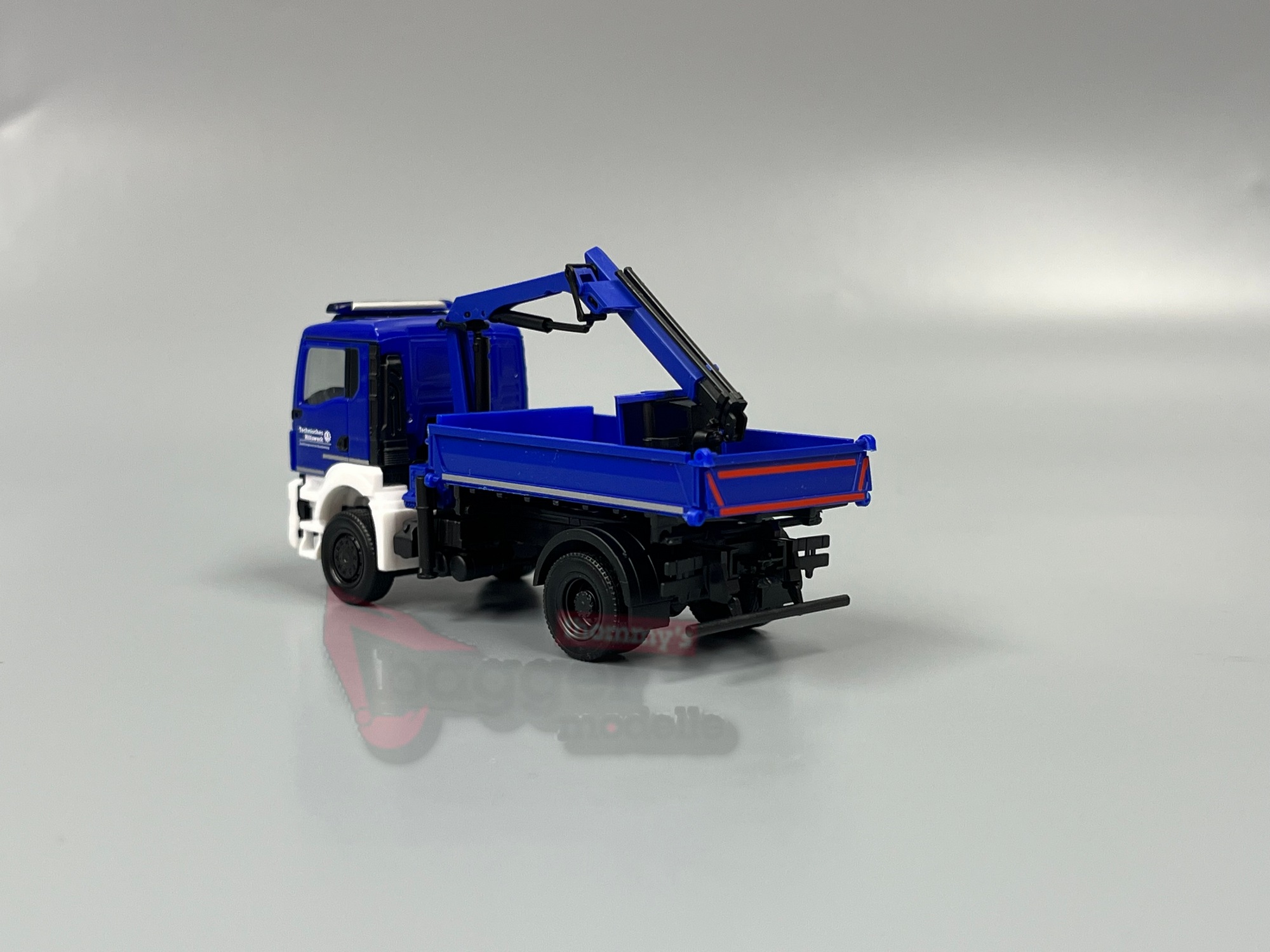 319522 - Herpa - MAN TGS NN 3-Seitenkipper mit Ladekran "THW