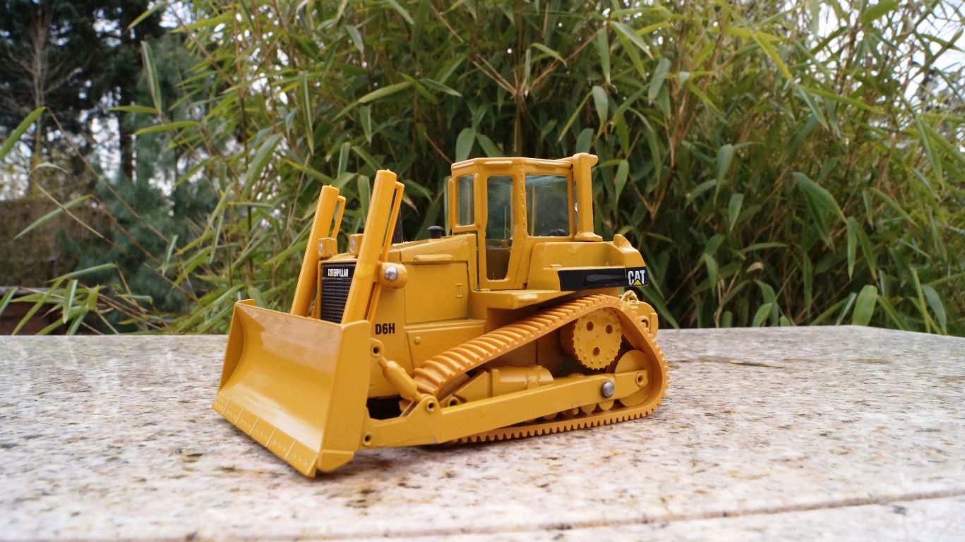 CAT D6H Planierraupe mit Seilwinde