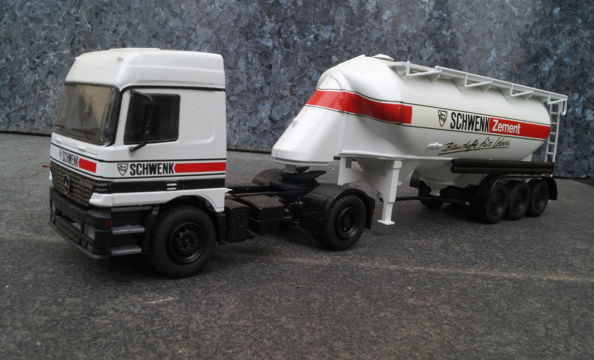 Mercedes Actros MP03 Spitzer Siloauflieger" Schwenk"