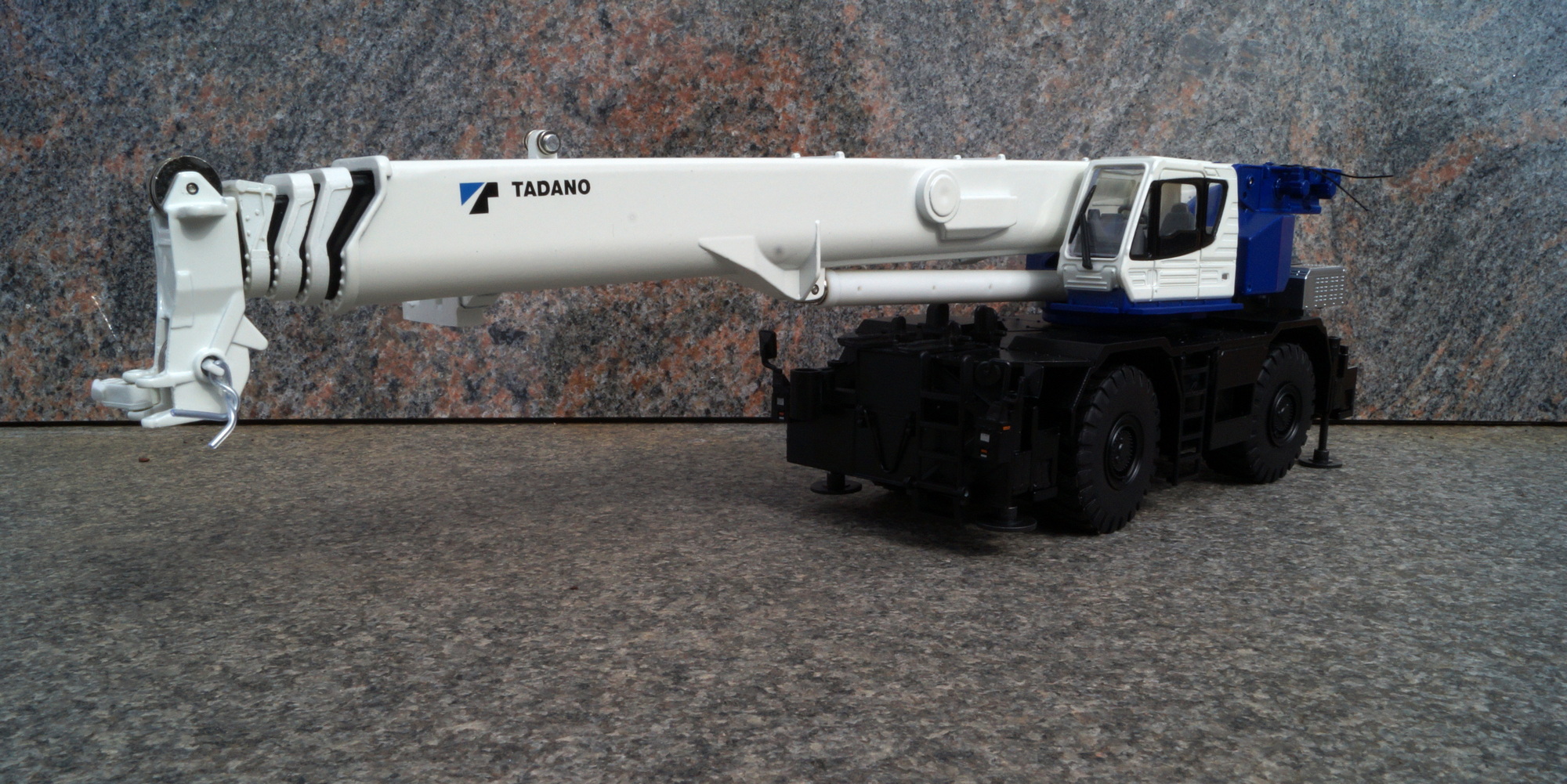 80-1020 - IMC - TADANO GR-1600XL/GR-1450EX  Geländekran 2achs