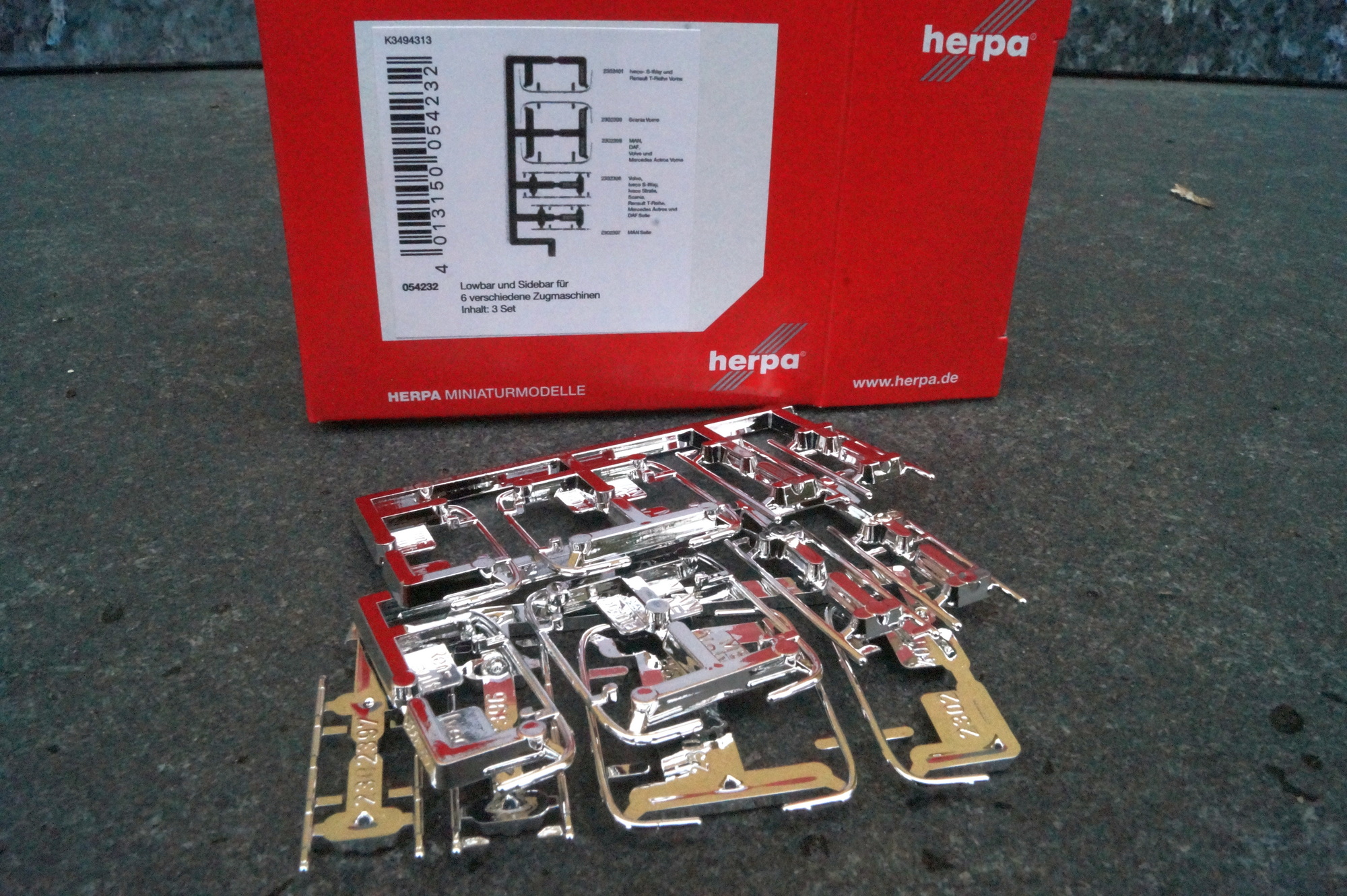 054232 - Herpa -ZUBEHÖR SIDEBARS UND LOWBARS FÜR ZUGMASCHINEN (INHALT 3 STÜCK)