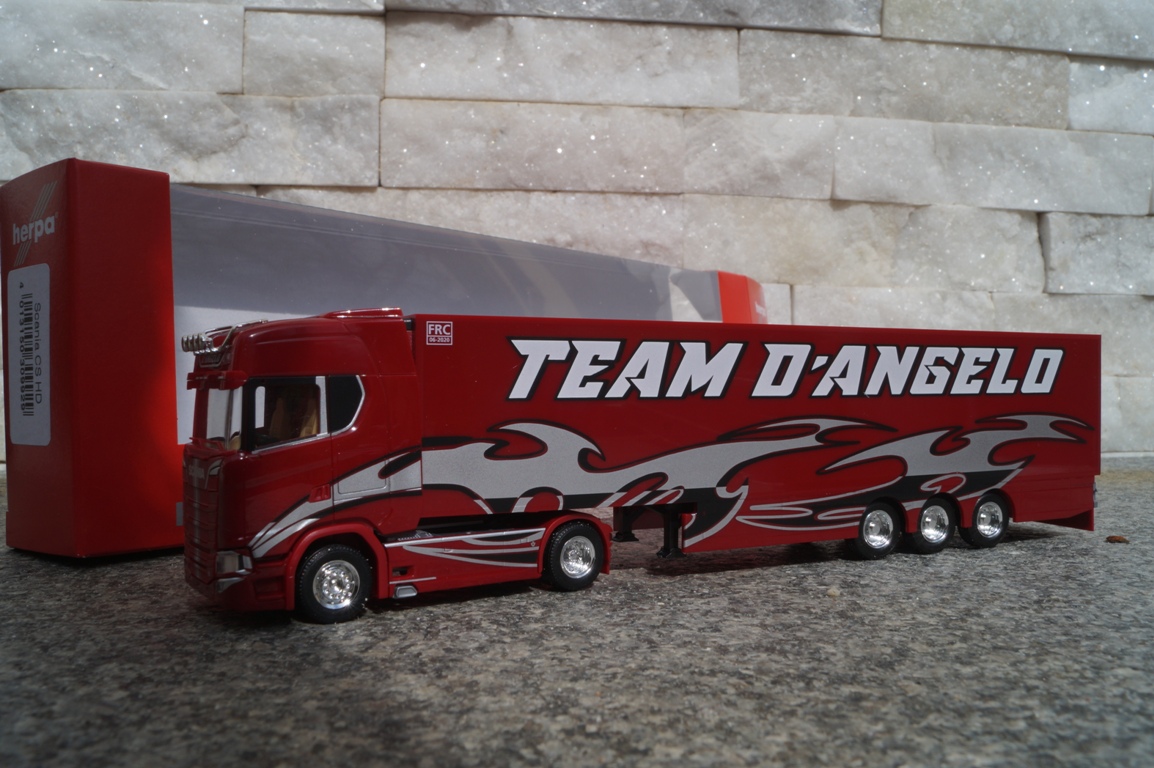 309929 - Herpa -Scania CS 20 Hochdach Kühlkoffer-Sattelzug "Team D’Angelo" (I)