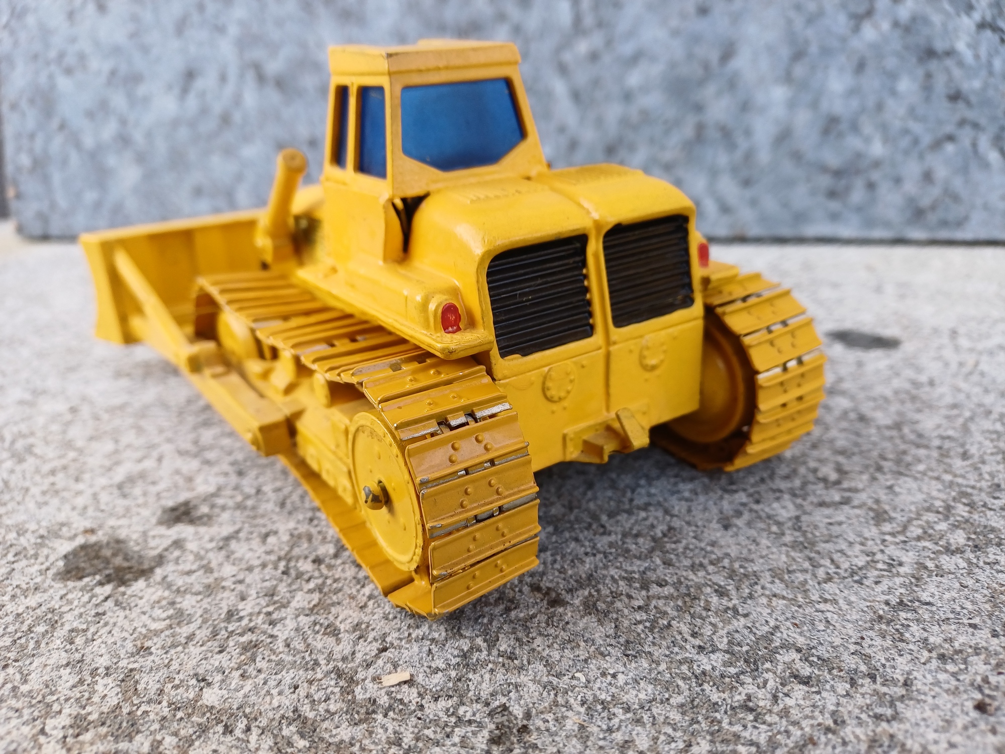 1026 - Rainer-Euclid TC 12 Raupe  umlackiert