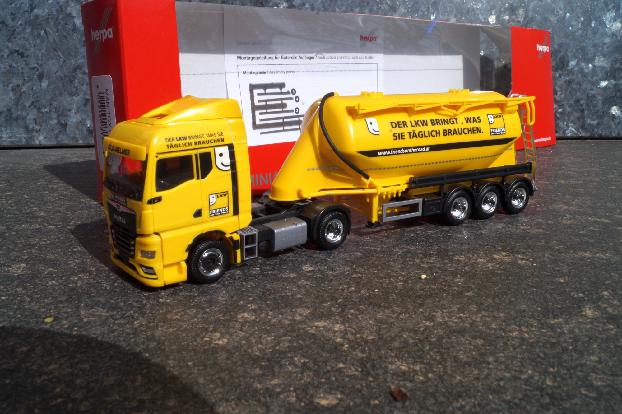 314534 - Herpa - MAN TGX GM Eutersilo-Sattelzug - Silo Melmer / Friends on the Road - A