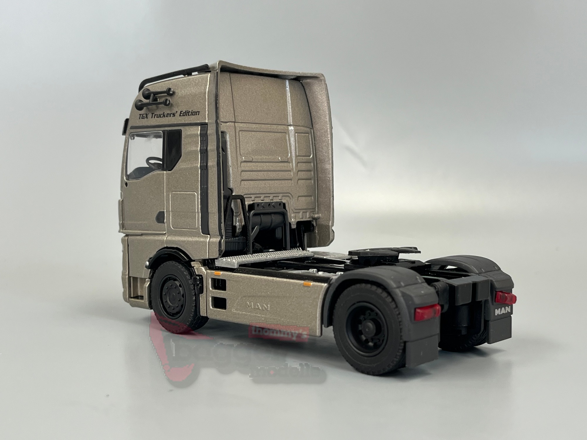 8000-21 -Conrad - MAN TGX GX 18.580 „TGX Solo Zugmaschine 2 achs  Truckers´ Edition“