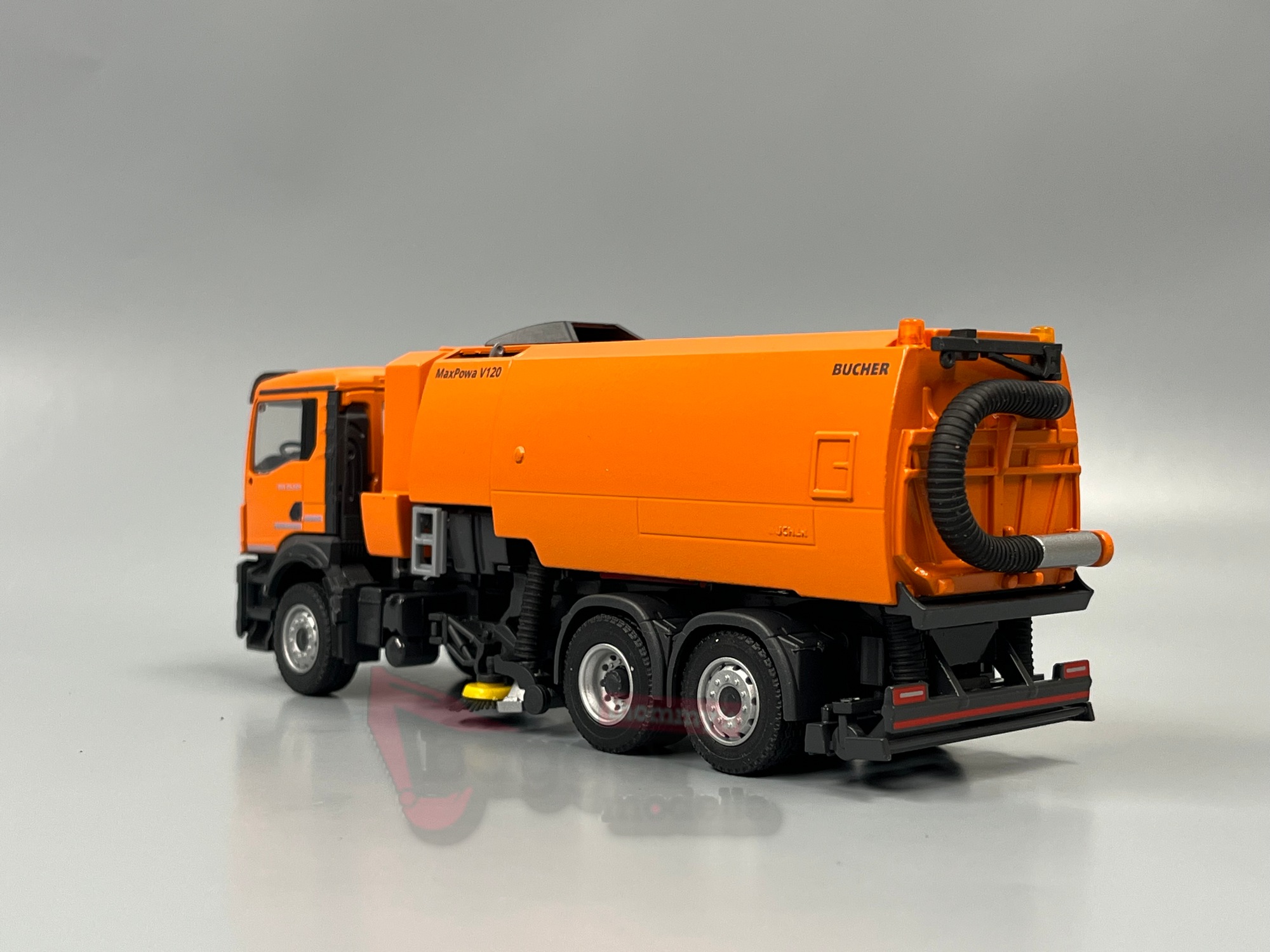 81257-1 -Conrad - BUCHER MaxPowa V120 Kehrmaschine auf MAN TGS NN  "kommunal"