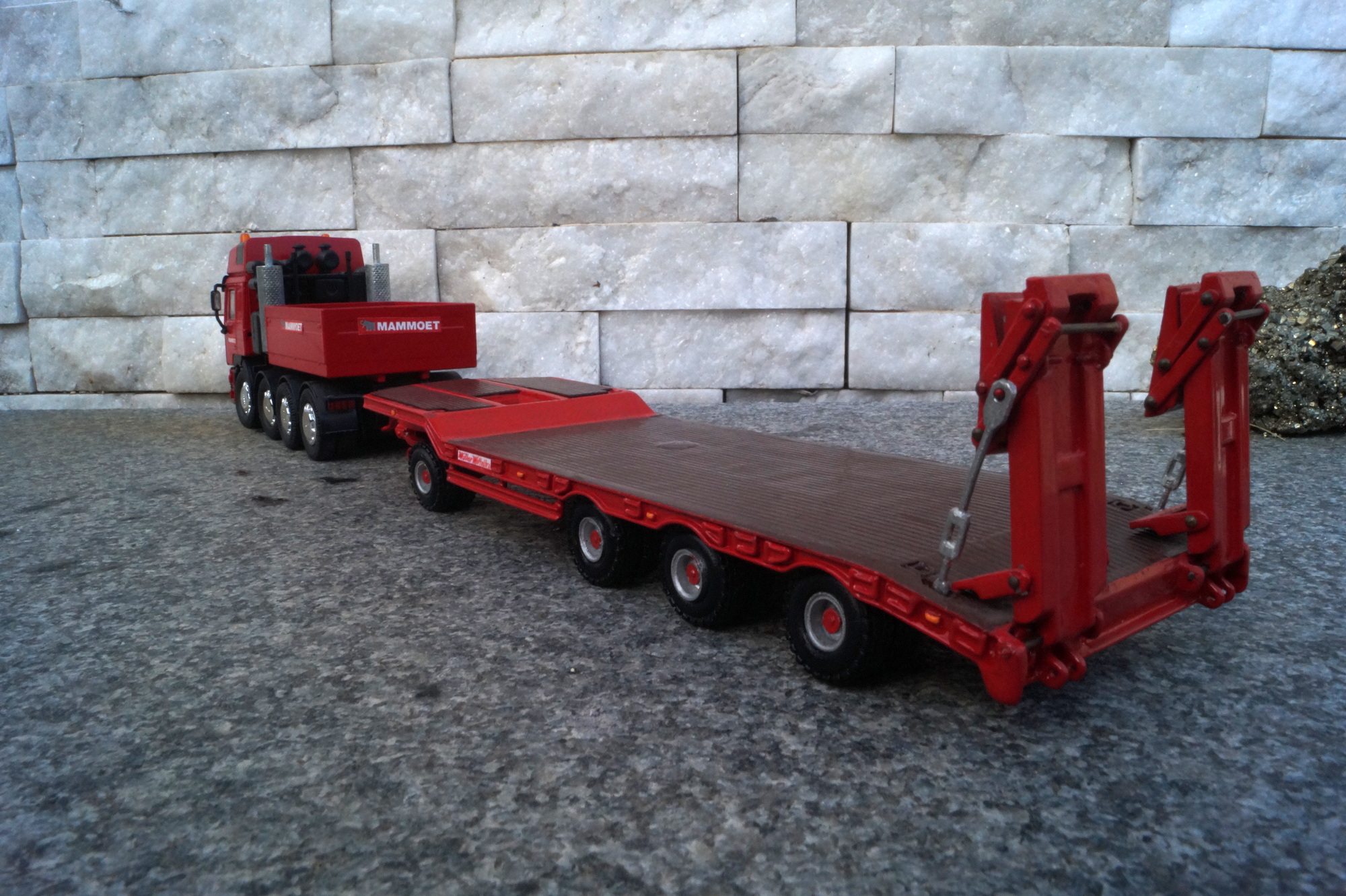 MAN Pulling Champion Schwerlastzugmaschine mit 4achs Anhänger "Mammoet"