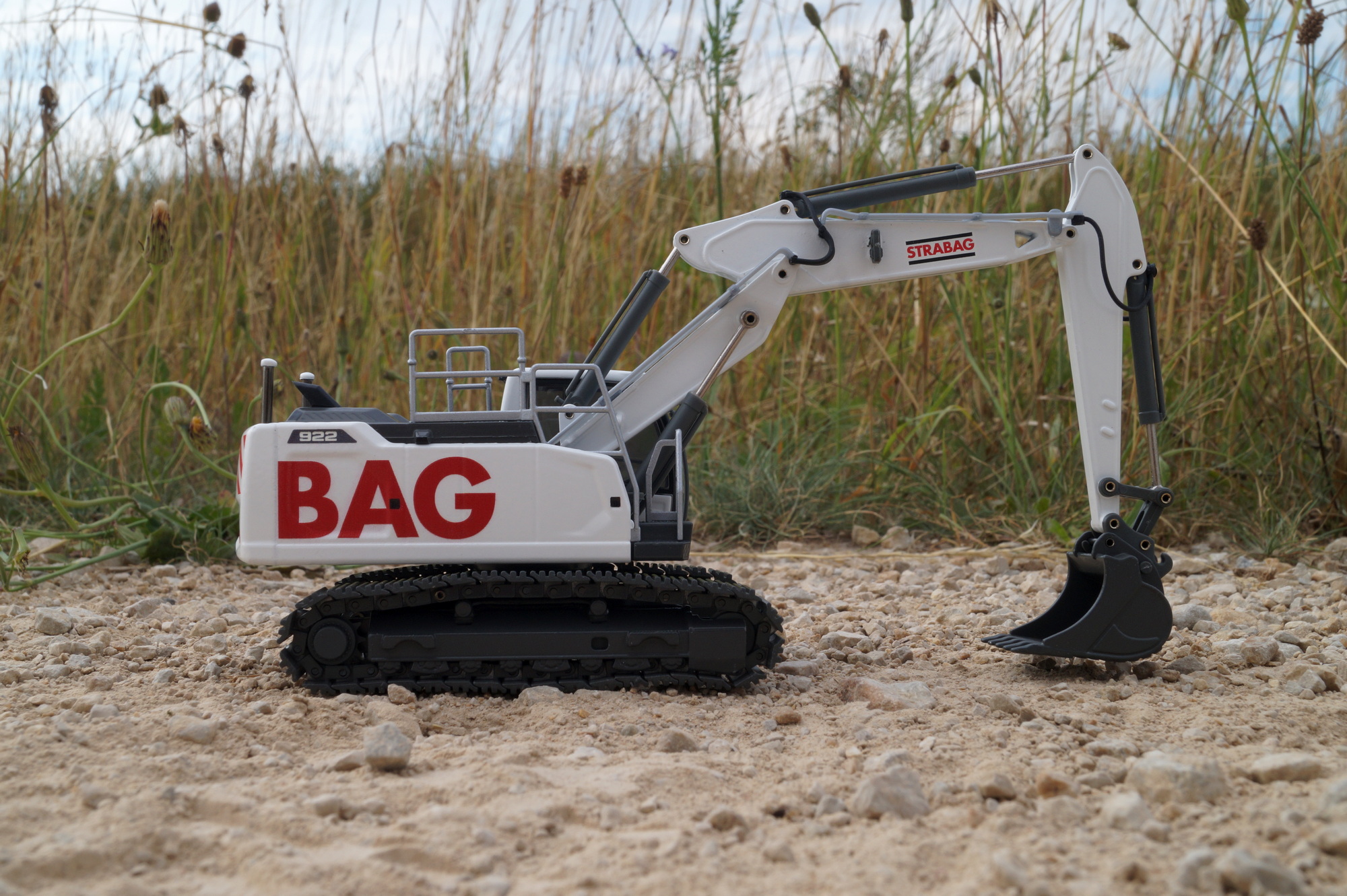 2223-2 - Thommys - Liebherr R 922 Raupenbagger Verstellausleger "Strabag"