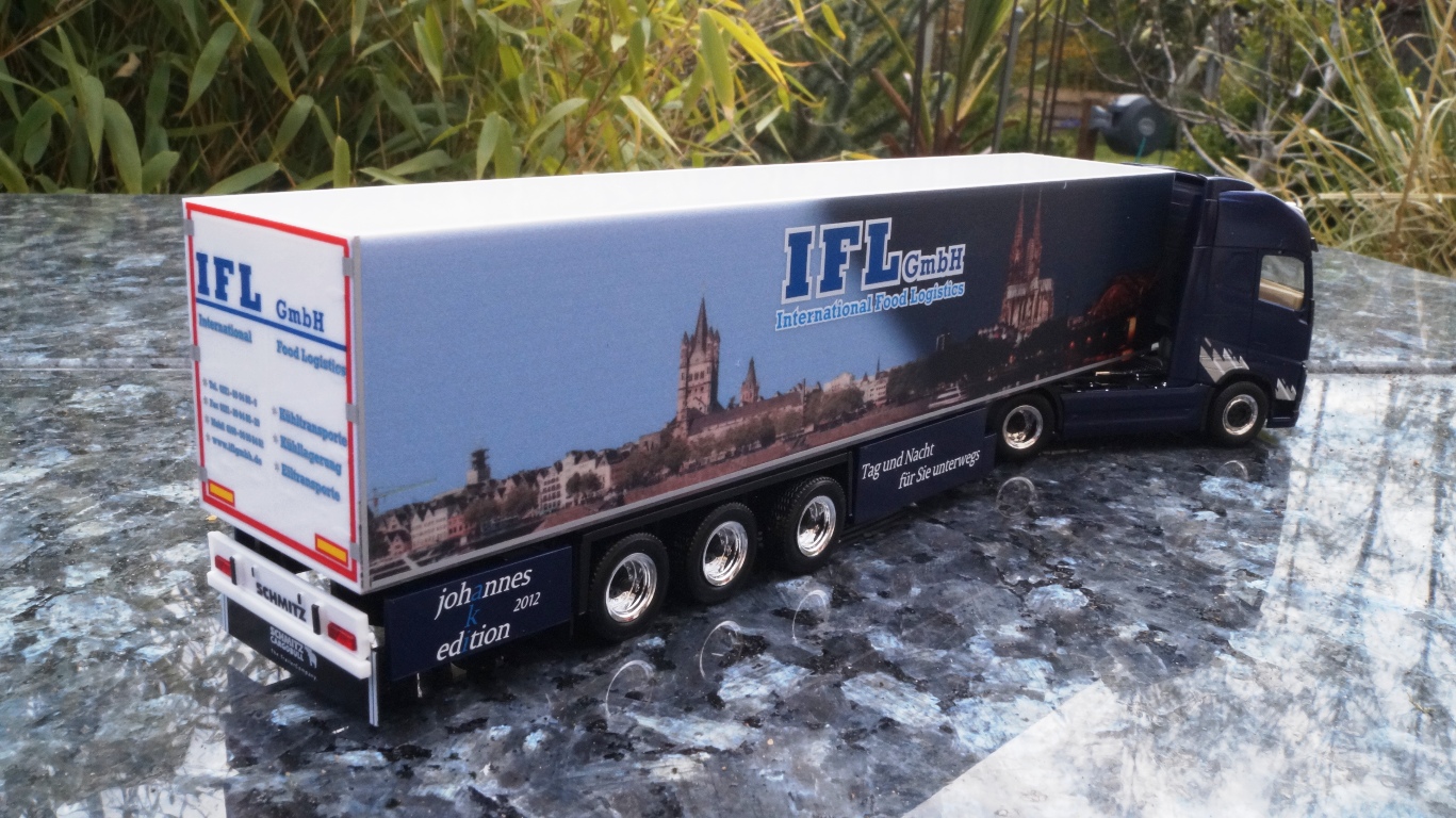 305655 - Herpa - Volvo FH GL XL Kühlkoffer-Sattelzug "IFL / Köln-Truck"