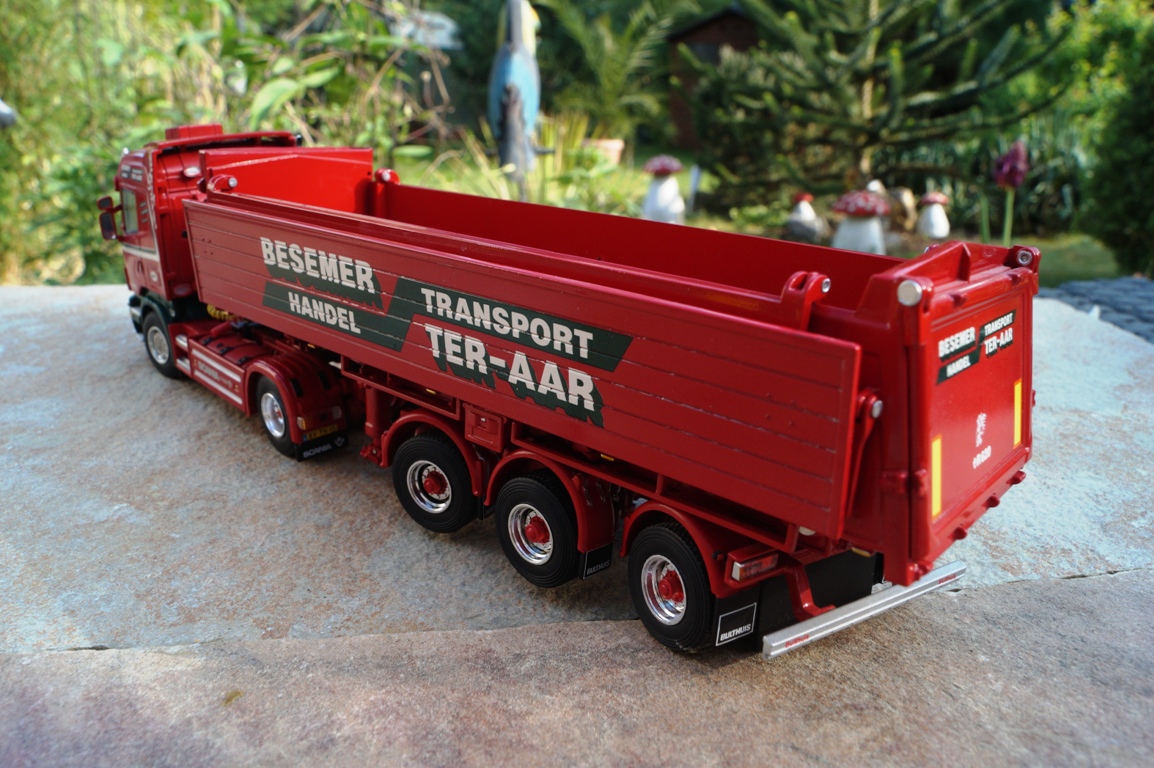 Scania R Highline mit 3achs Sand- und Asphaltkippauflieger "Besemer"